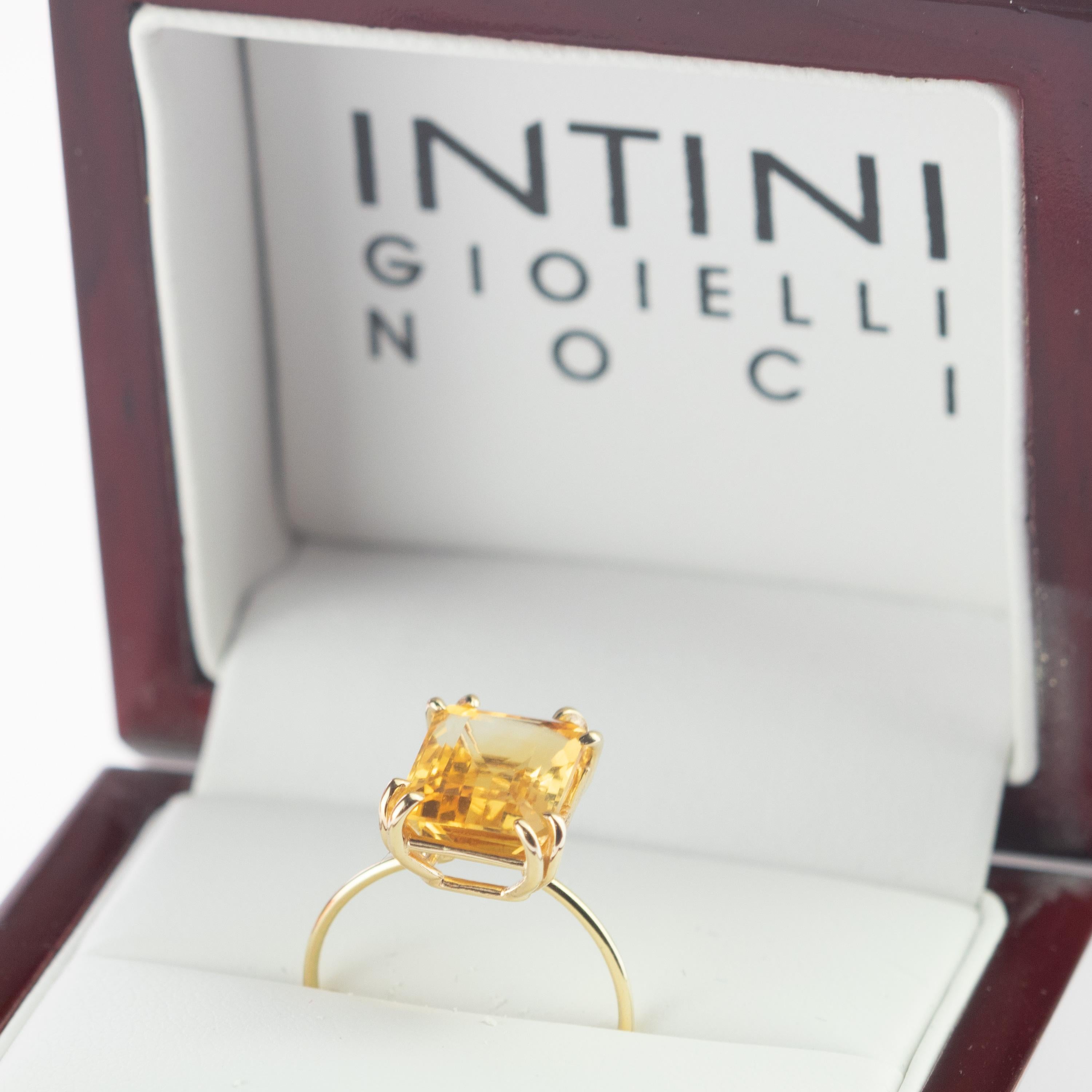 This extraordinary citrine quartz (6 carats) ring. All artfully set and crafted in 9k yellow gold to create this stunning piece of jewelry. This artwork is for a fresh, young and modern woman.

Inspired by the sun, the quartz resembles the fire that