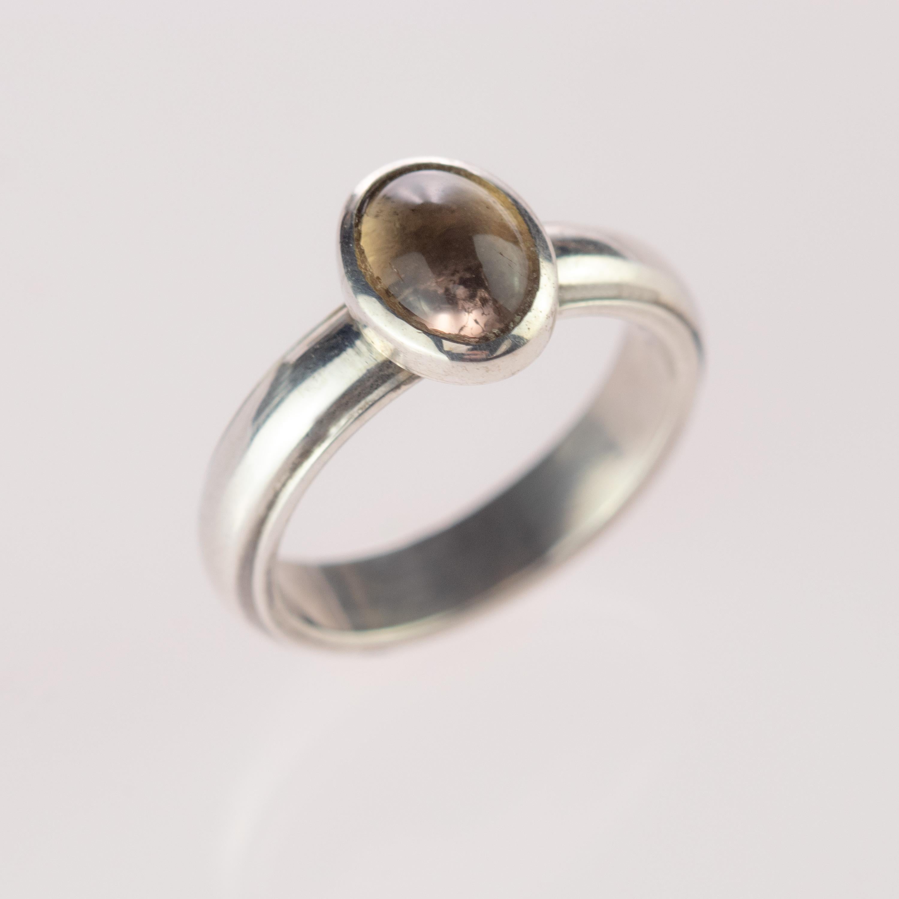 Art Nouveau Intini Jewels 925 Argento Sterling Silver Anello ovale con tormalina marrone chiaro cabochon in vendita