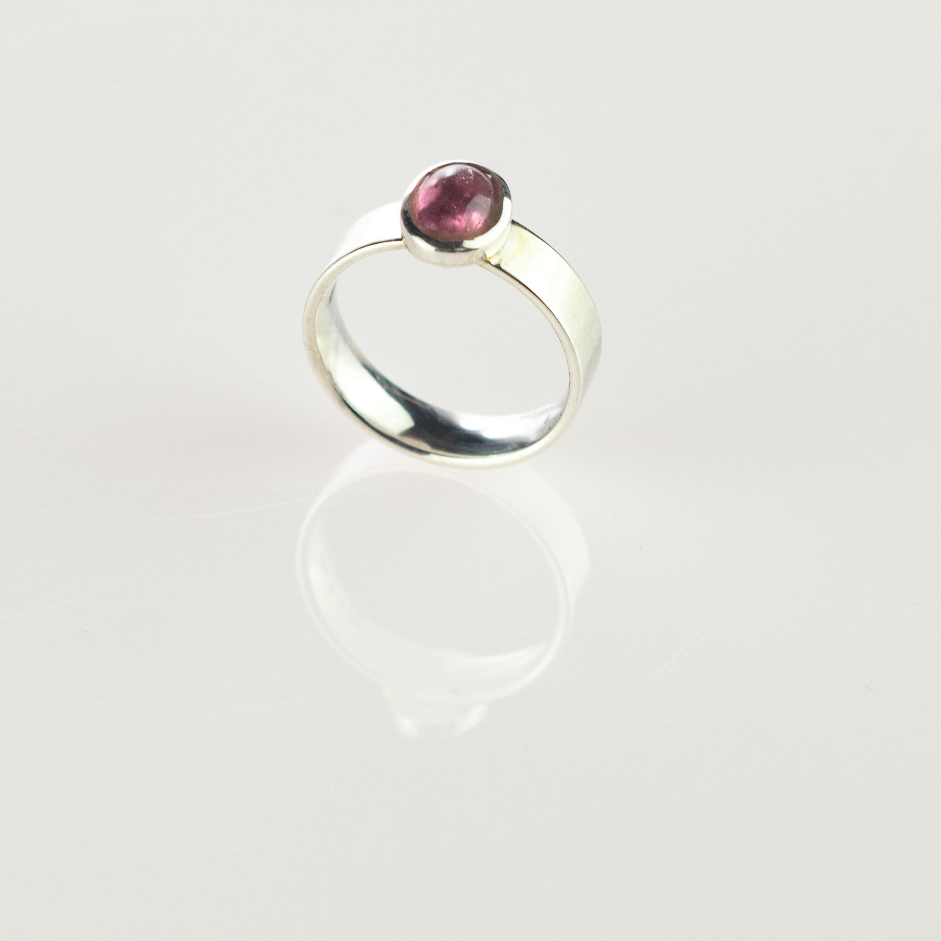 Oval Cut Intini Jewels 925 Sterling Silver Pink Purple Tourmaline Oval Cabochon Ring For Sale