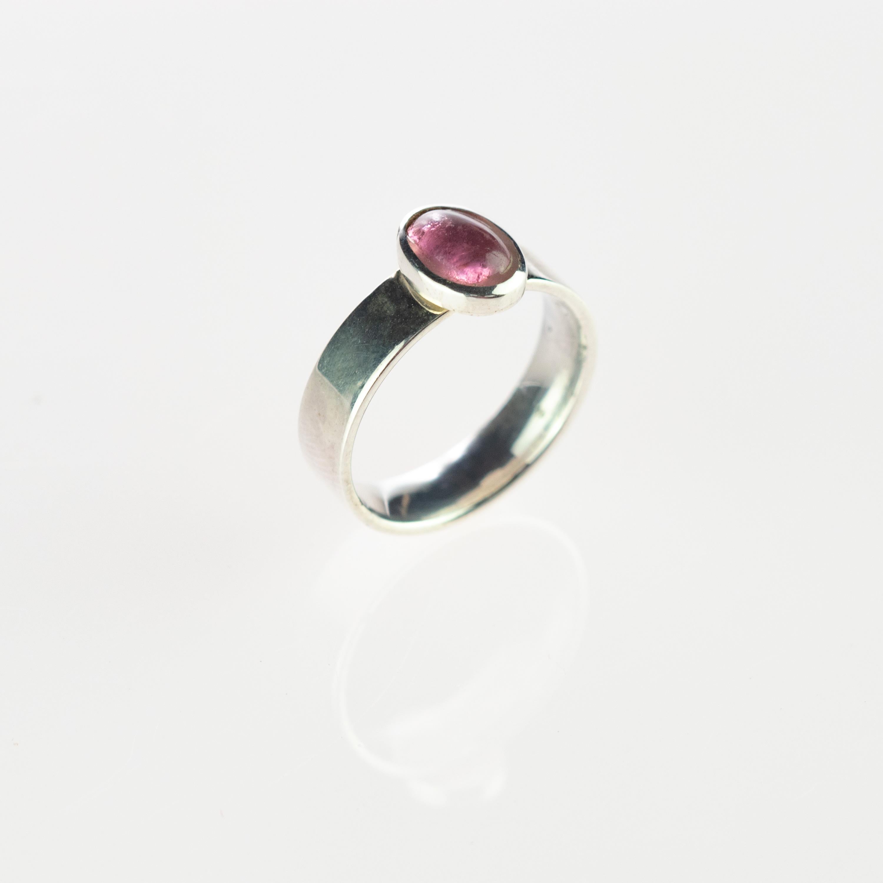 Women's Intini Jewels 925 Sterling Silver Pink Purple Tourmaline Oval Cabochon Ring For Sale