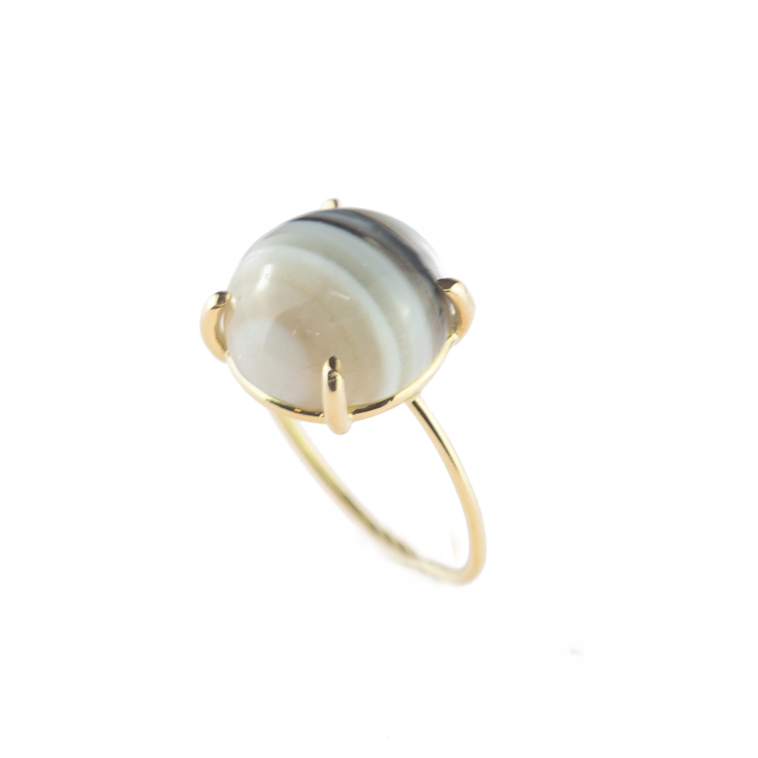 Women's Intini Jewels Agate Natural Gray 18 Karat Yellow Gold Handmade Cocktail Ring For Sale