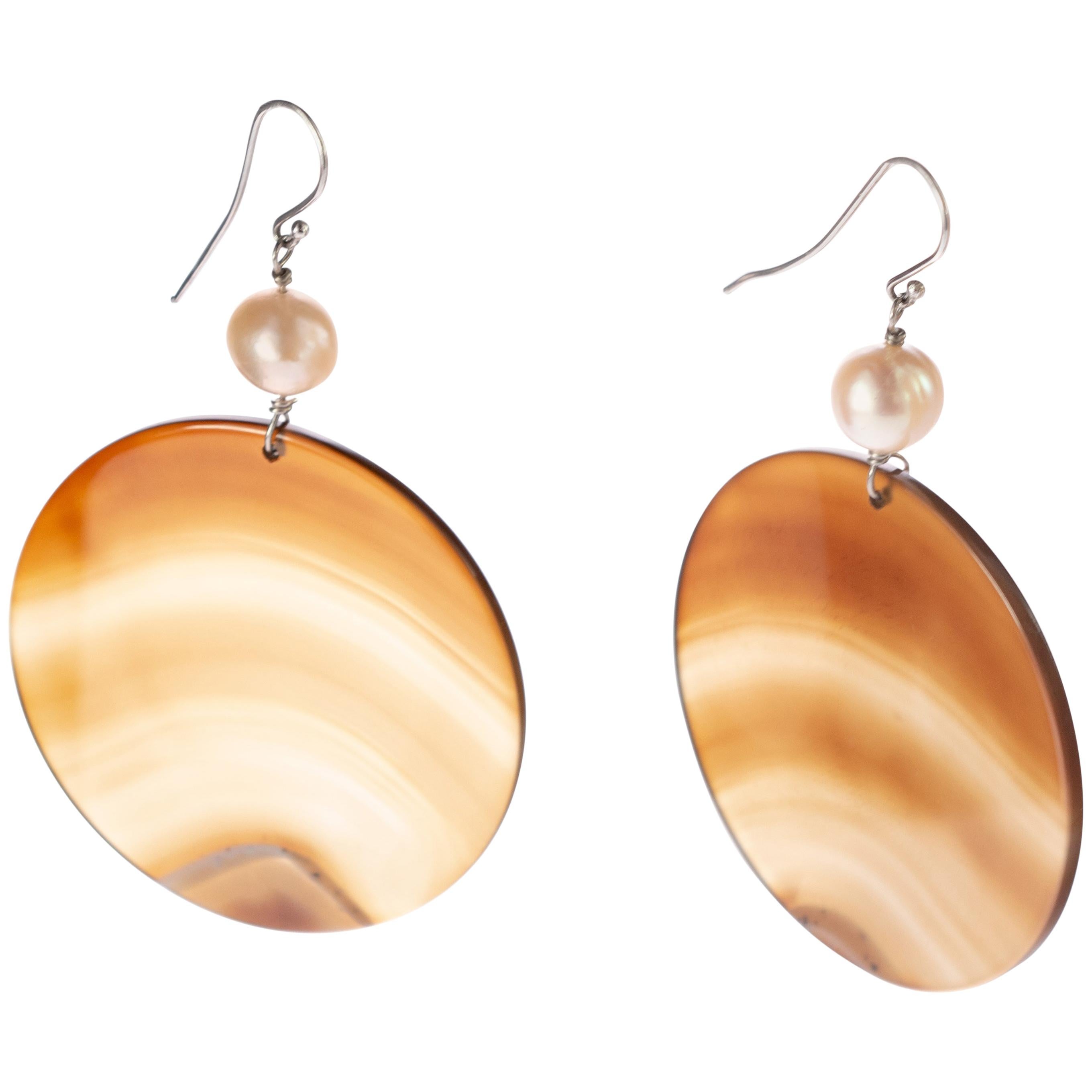Intini Jewels Agate Round Brown Sand Color Shade Pearl Circular Dangle Earrings For Sale