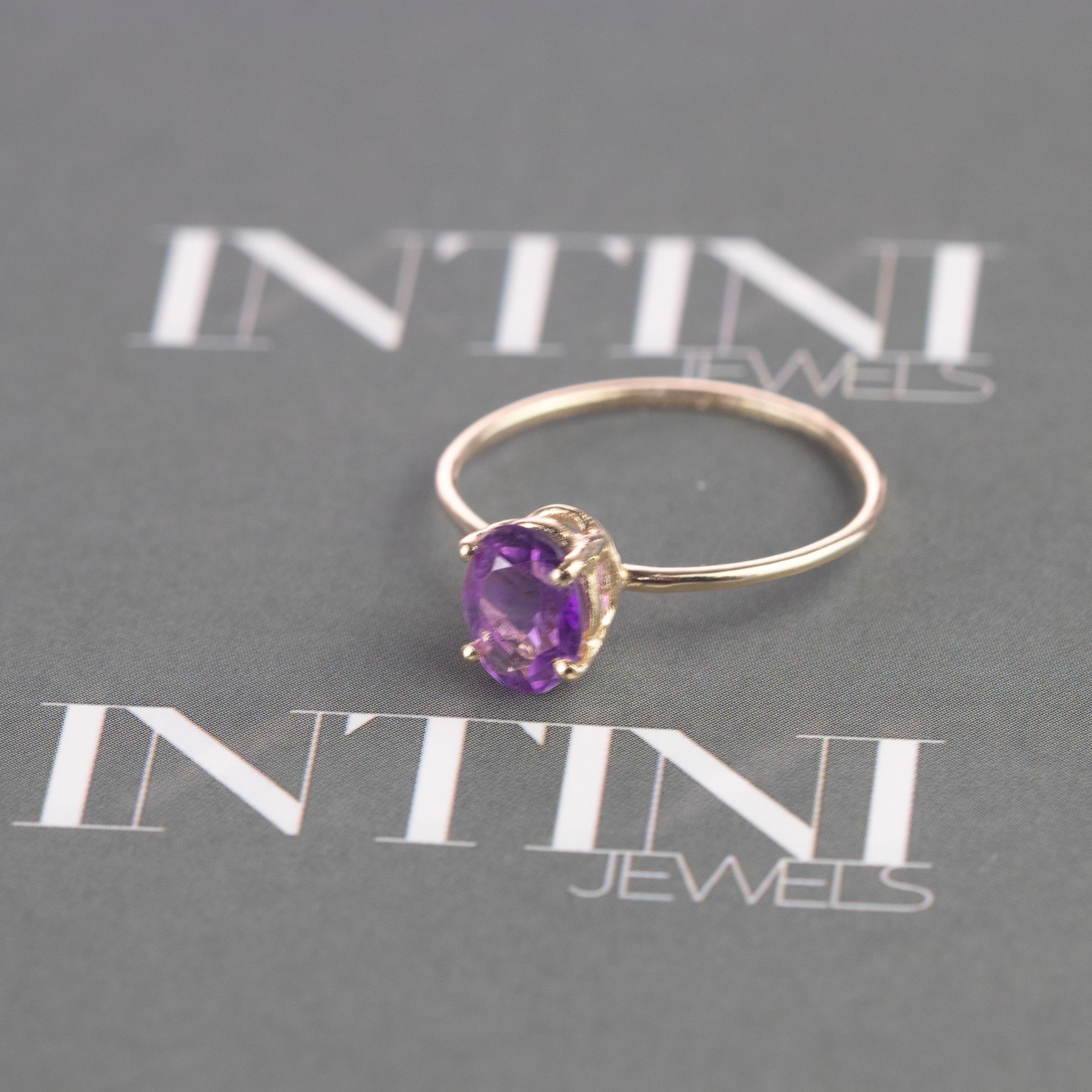 tini Jewels Amethyst Healing 14 Karat Gelbgold Cocktail Chic Handgefertigter Ring (Ovalschliff) im Angebot