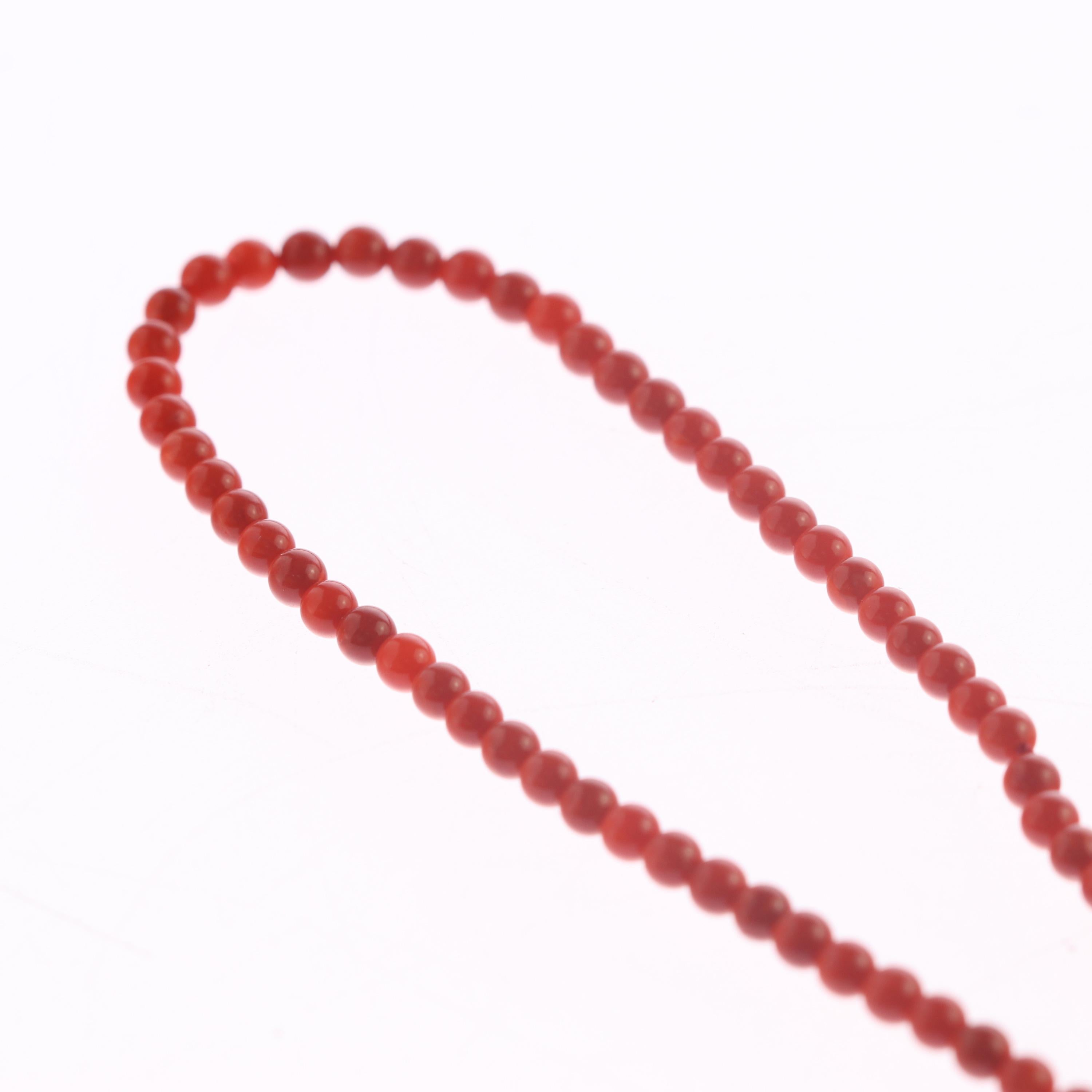 Intini Jewels Collana con cordino in perline di bambù per maschere facciali fatte a mano in vendita 2