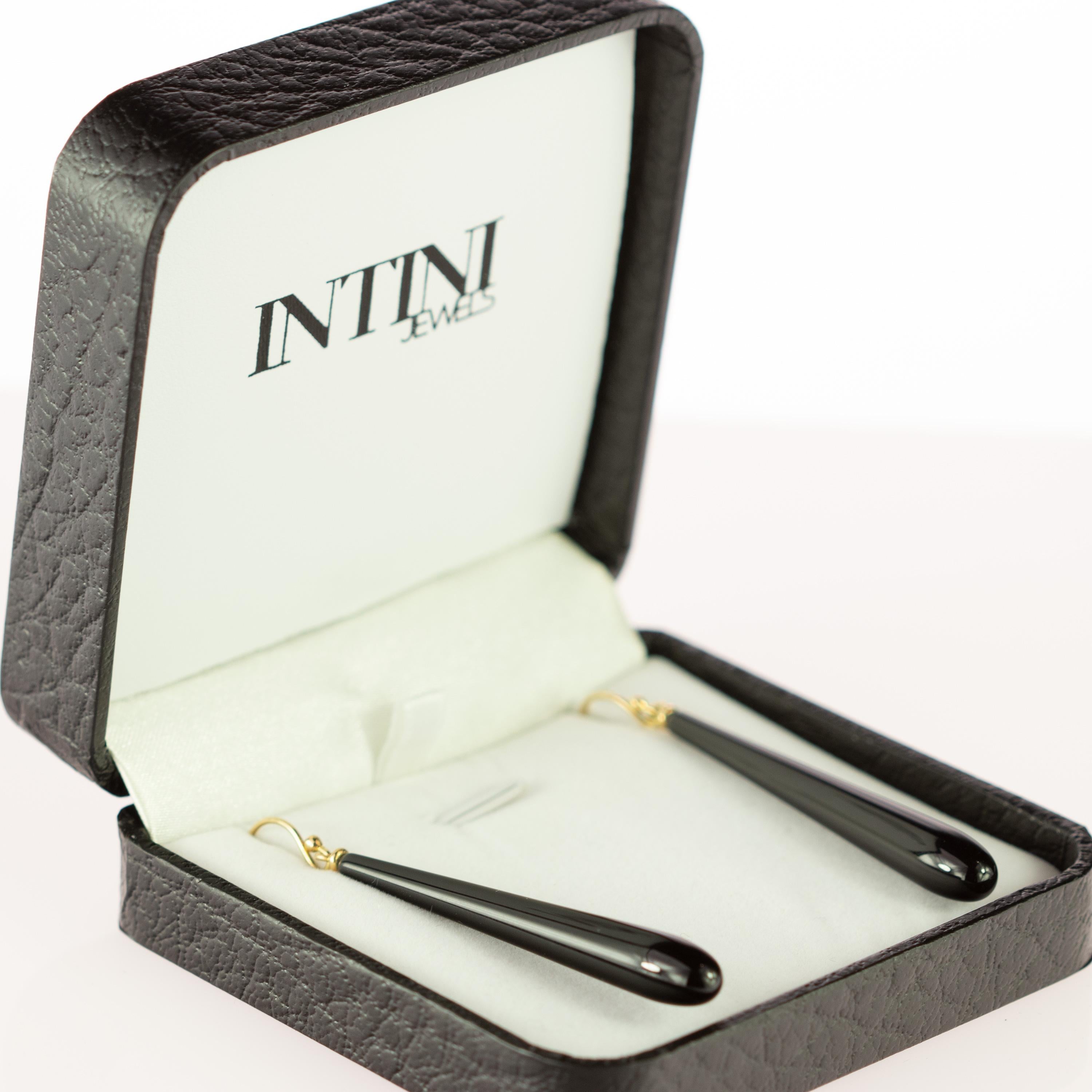 Intini Jewels Boucles d'oreilles pendantes déco en or jaune 18 carats et agate noire en forme de larme audacieuse en vente 3