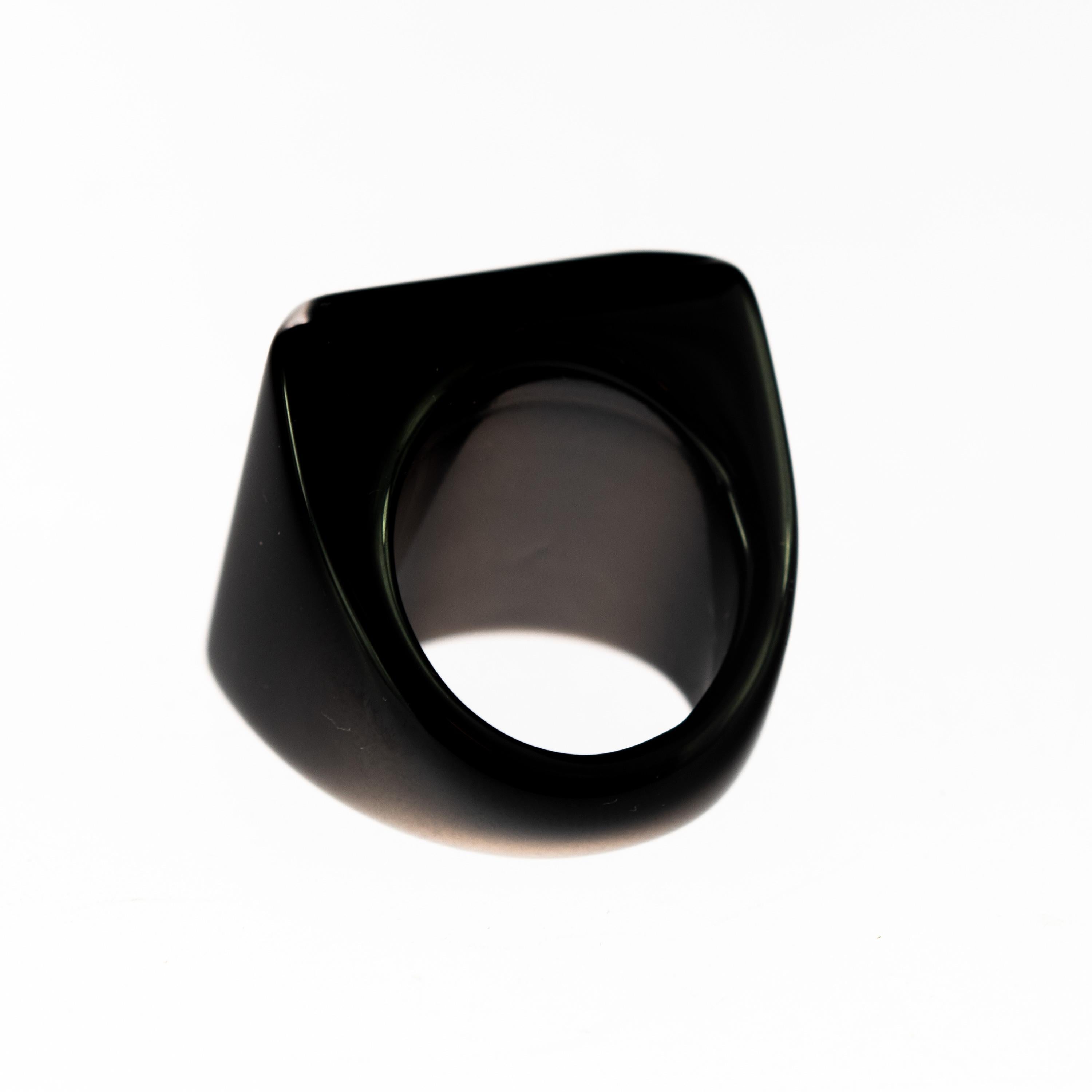 Intini Jewels Anello rigido da cocktail fatto a mano in stile Art Deco con agata nera da XX carati In condizioni Nuovo in vendita a Milano, IT