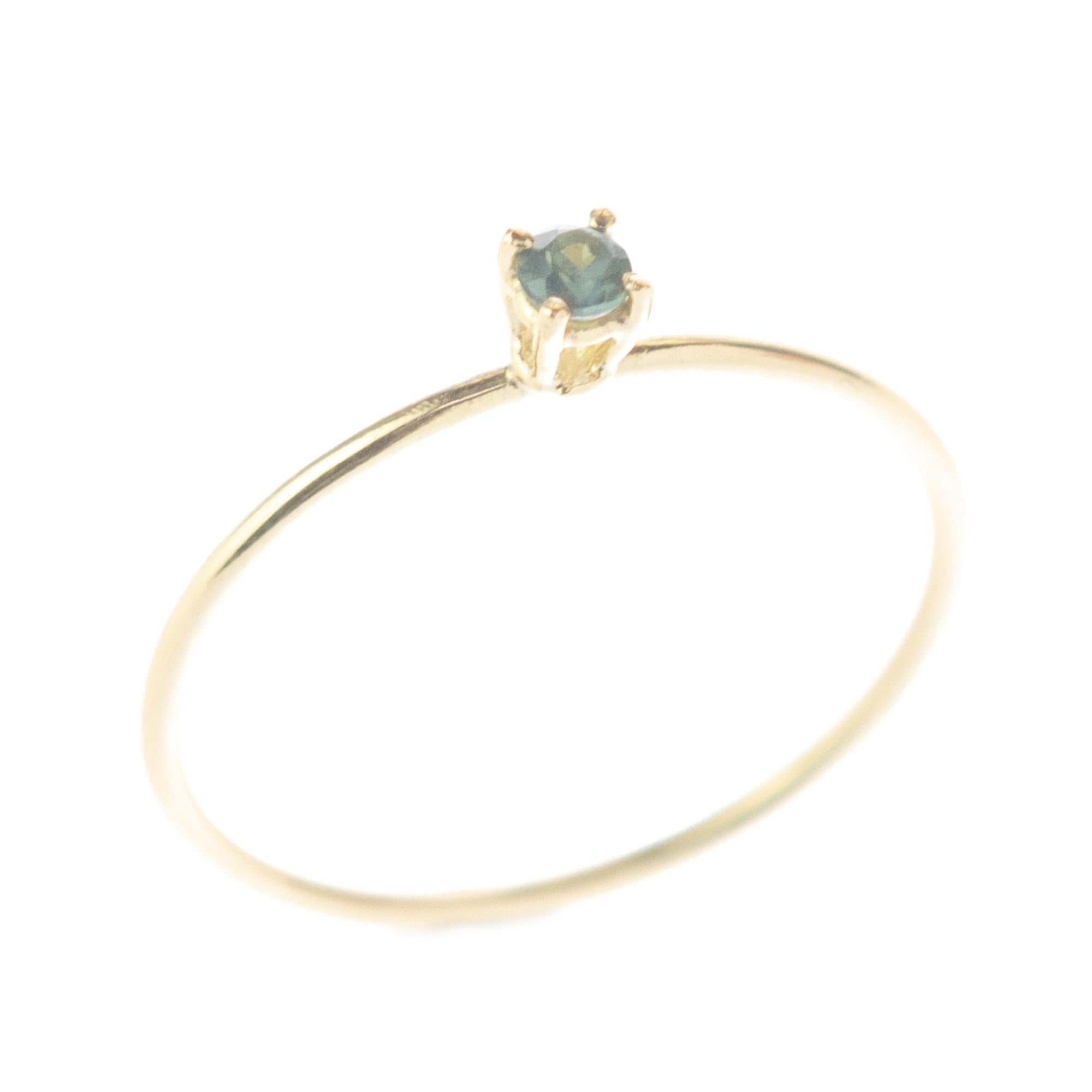 Moderno Intini Jewels Anello con zaffiro blu in oro 14 carati, fatto a mano e moderno. in vendita