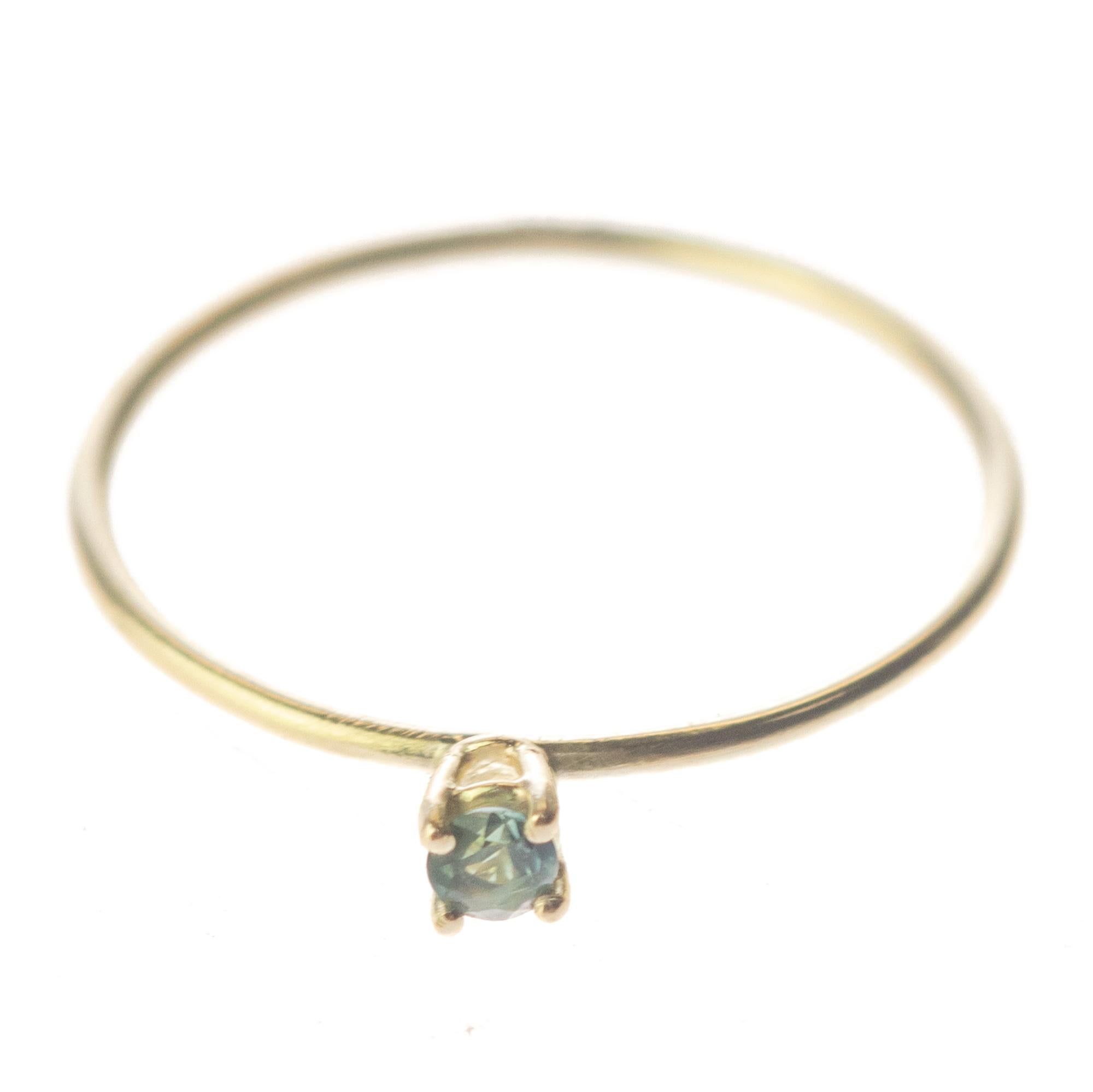 Intini Jewels Anello in oro 18 carati con zaffiro blu, fatto a mano e moderno. In condizioni Nuovo in vendita a Milano, IT