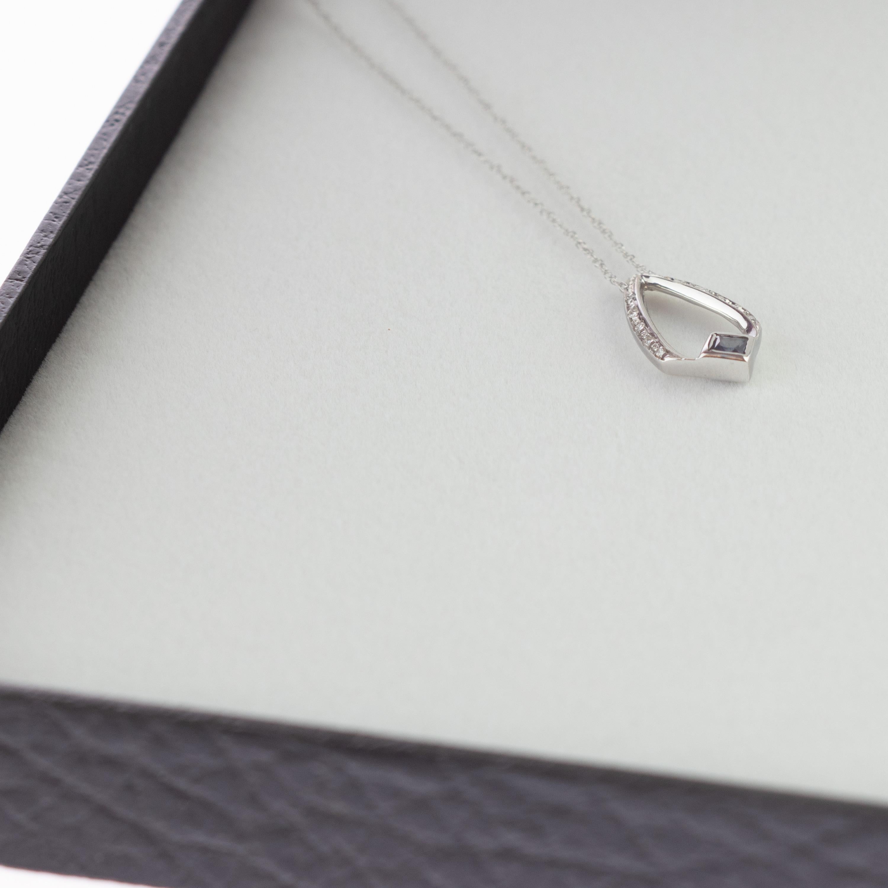 Intini Jewels Blue Sapphire Diamond 18 Carat White Gold Pendant Chain Necklace For Sale 1