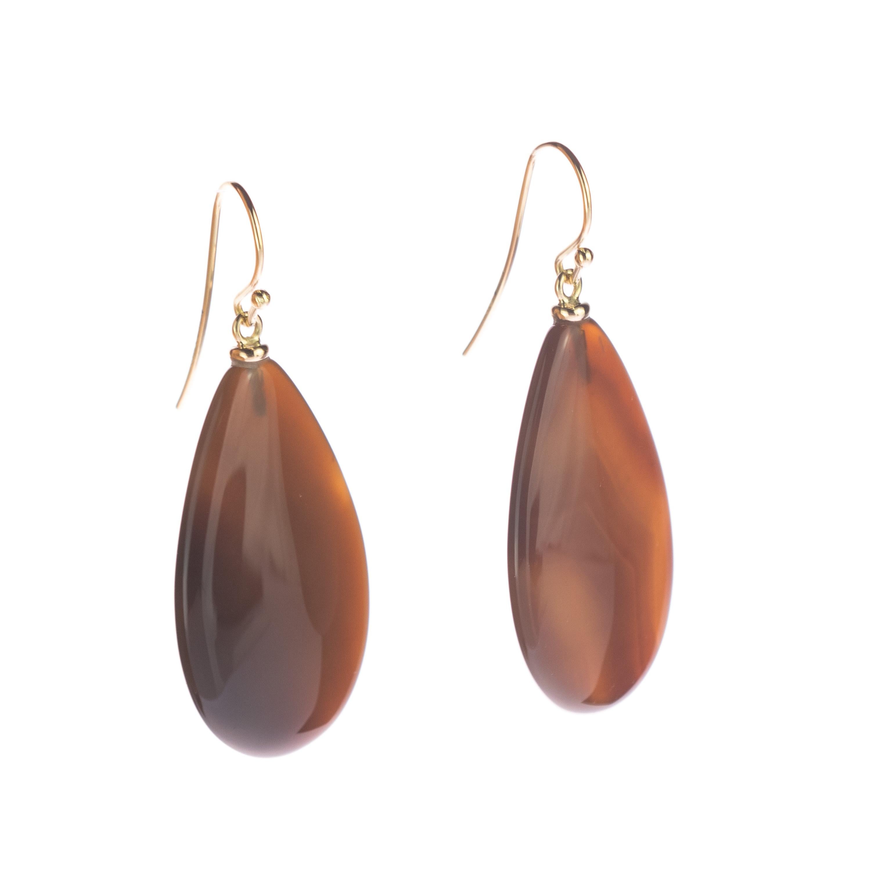 Artisan Intini Jewels Boucles d'oreilles artisanales en agate brune et or jaune 18 carats avec chaîne en forme de goutte d'eau en vente