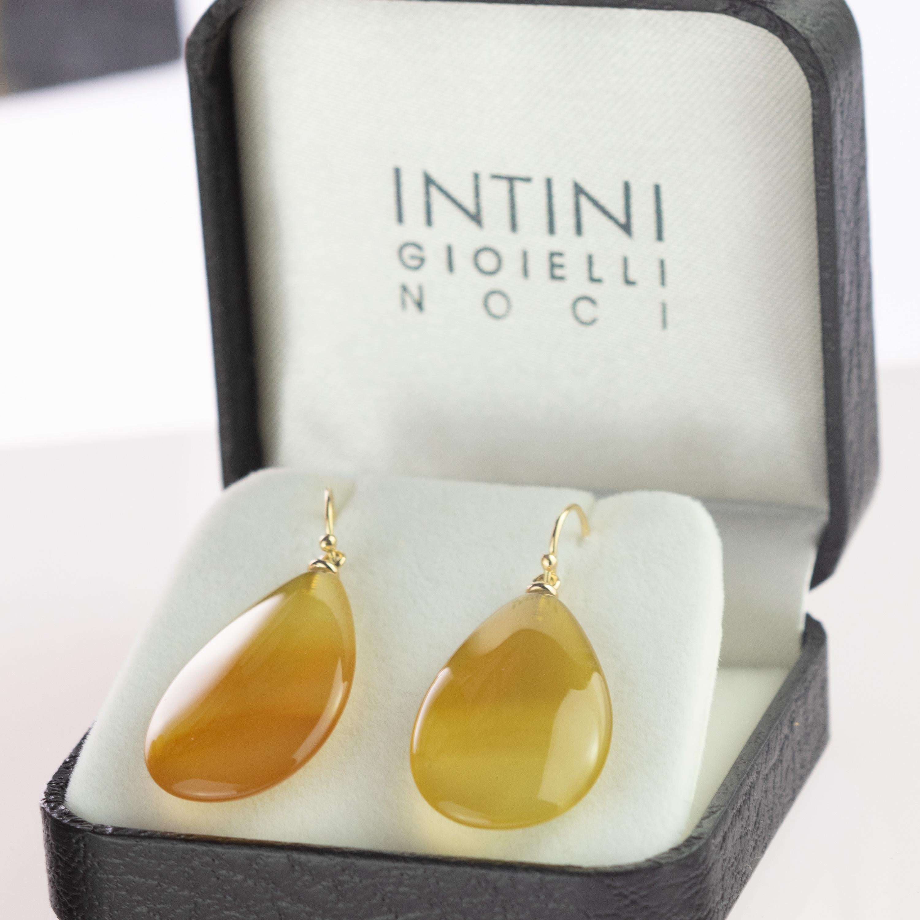 Intini Jewels Boucles d'oreilles artisanales en agate brune et or jaune 18 carats avec chaîne en forme de goutte d'eau Pour femmes en vente
