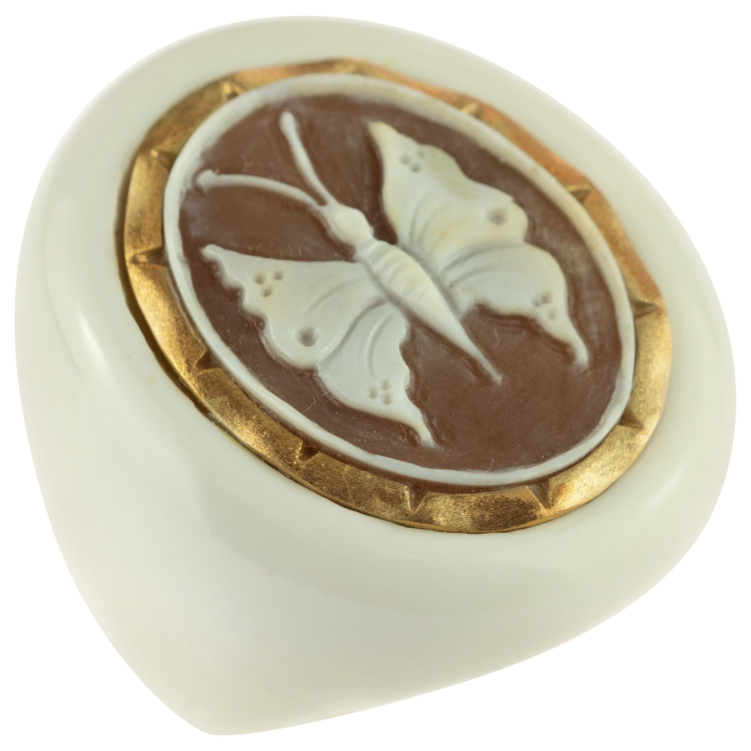 Intini Jewels Butterfly Carved Shell Resin Oval 18 Karat Gold Cocktail Ring For Sale