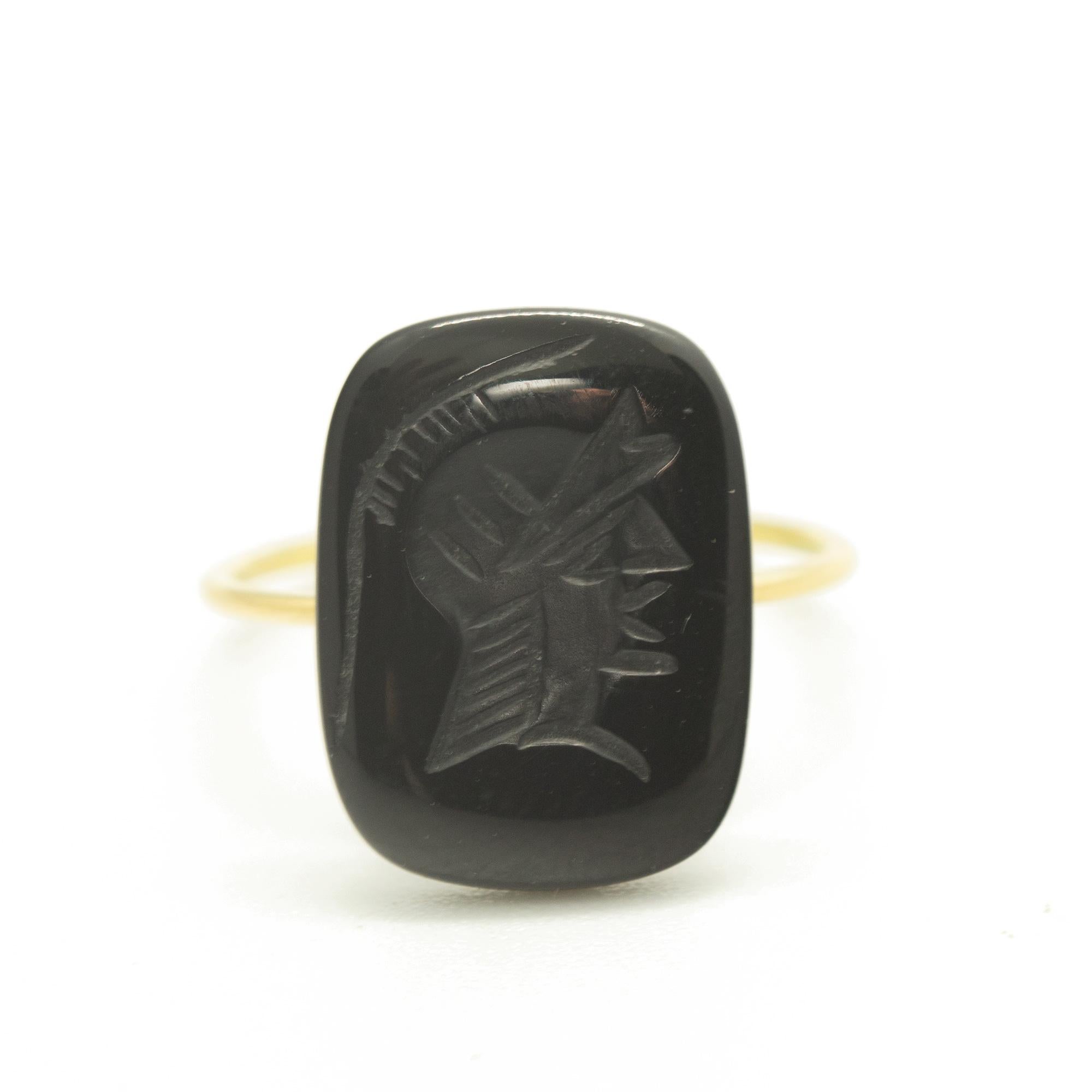 Intini Jewels Cammeo Black Onyx 18 Karat Yellow Gold Cocktail Warrior Agate Ring In New Condition For Sale In Milano, IT