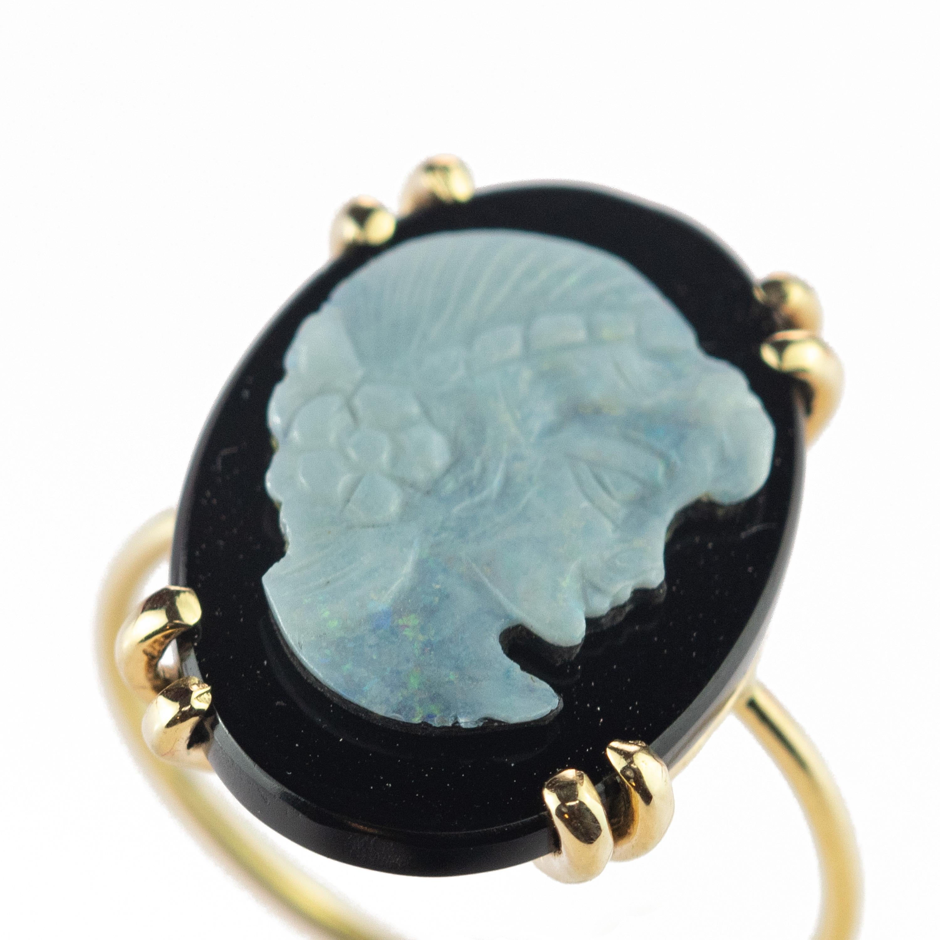Intini Jewels Cammeo Ópalo Ágata Oval 18 Kilates Oro Amarillo Cóctel Anillo Moderno Artesano en venta