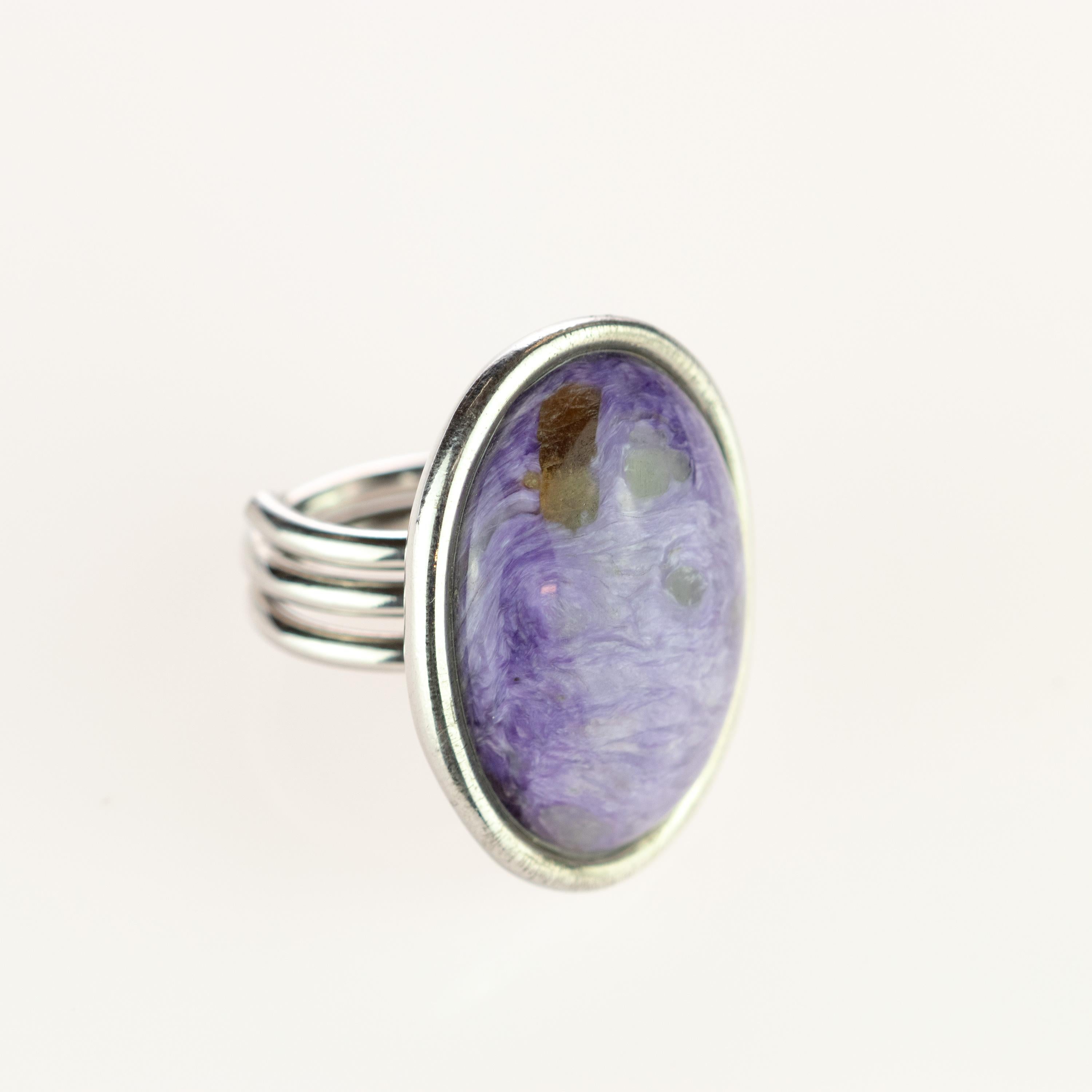 Intini Jewels Charoite Oval Cabochon Sterling Silver Cocktail Crafted Retro Ring In New Condition For Sale In Milano, IT