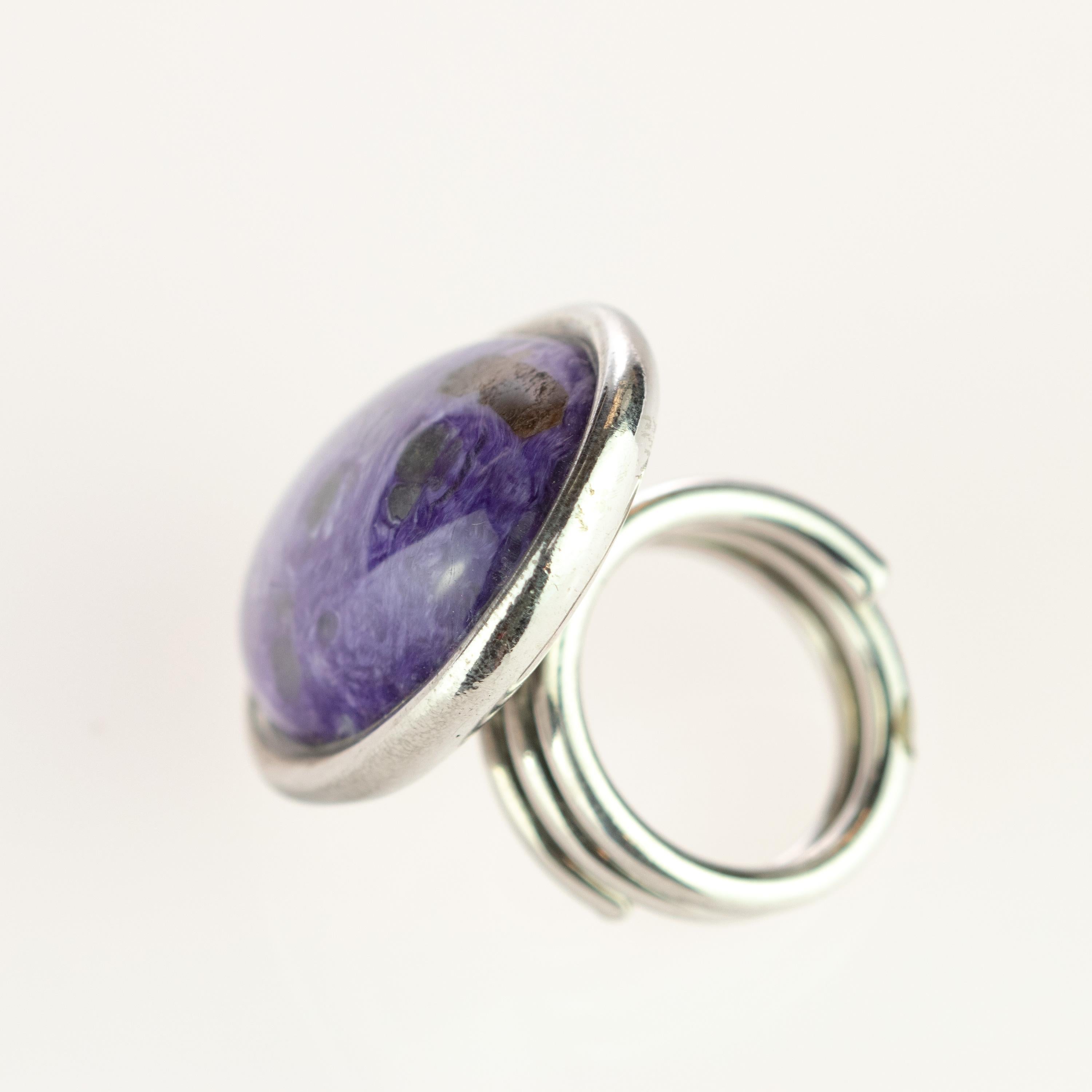 Women's or Men's Intini Jewels Charoite Oval Cabochon Sterling Silver Cocktail Crafted Retro Ring For Sale