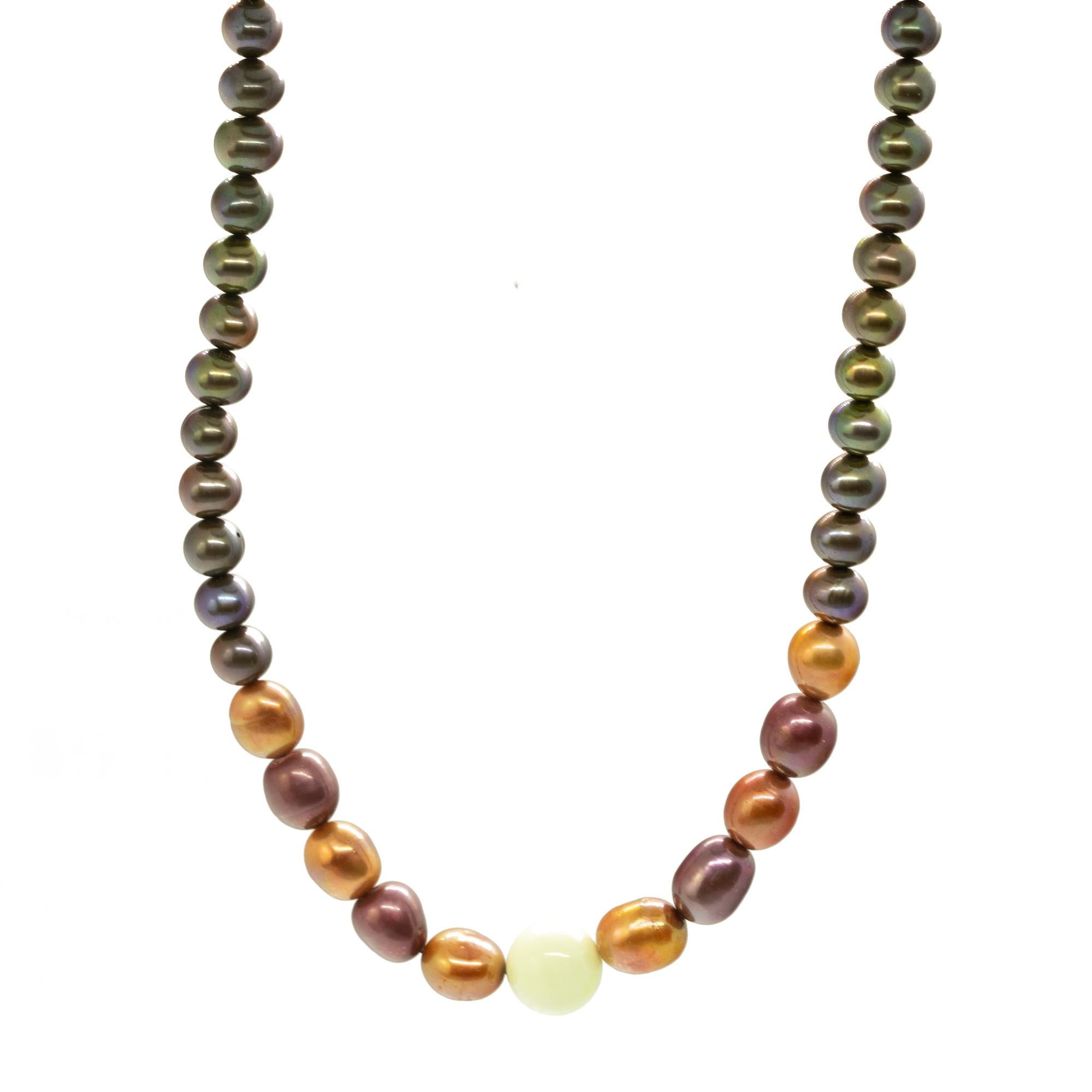 Art Nouveau Intini Jewels Collana Deco Boho Chic in oro 18 carati con perle colorate crema e grigio marrone in vendita