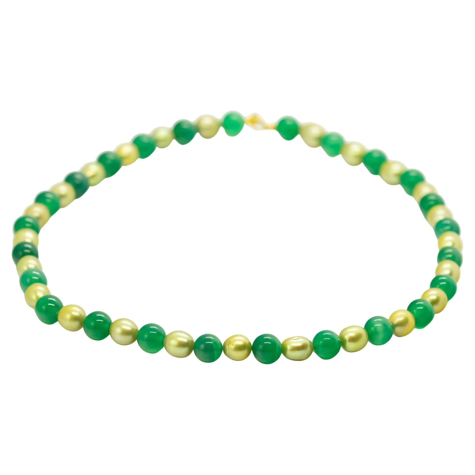 Intini Jewels Collana in oro Boho Chic Deco con perle verdi colorate e quarzo 18 carati