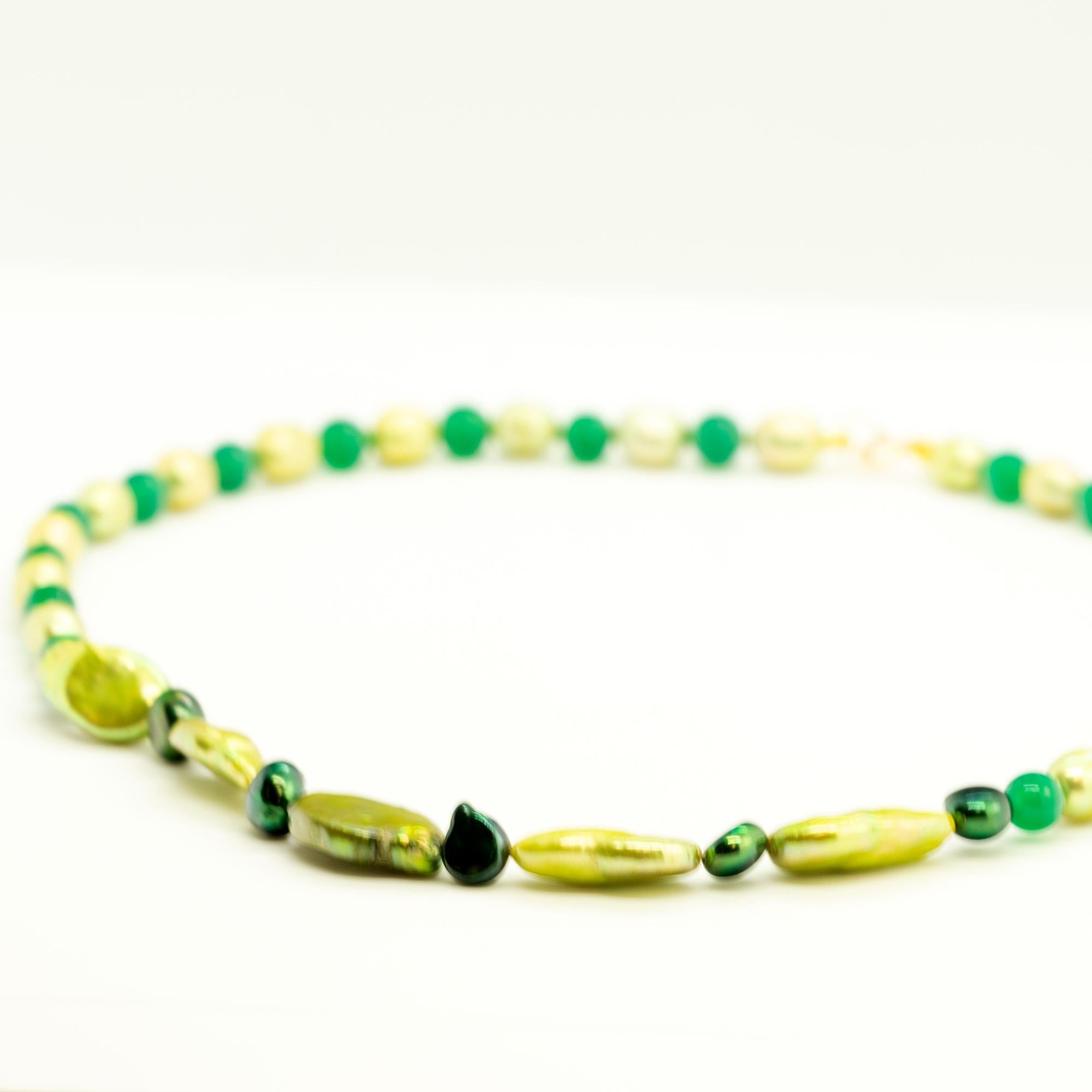 Art Nouveau Intini Jewels Collana di perle colorate in quarzo verde in oro Boho Chic Deco in vendita