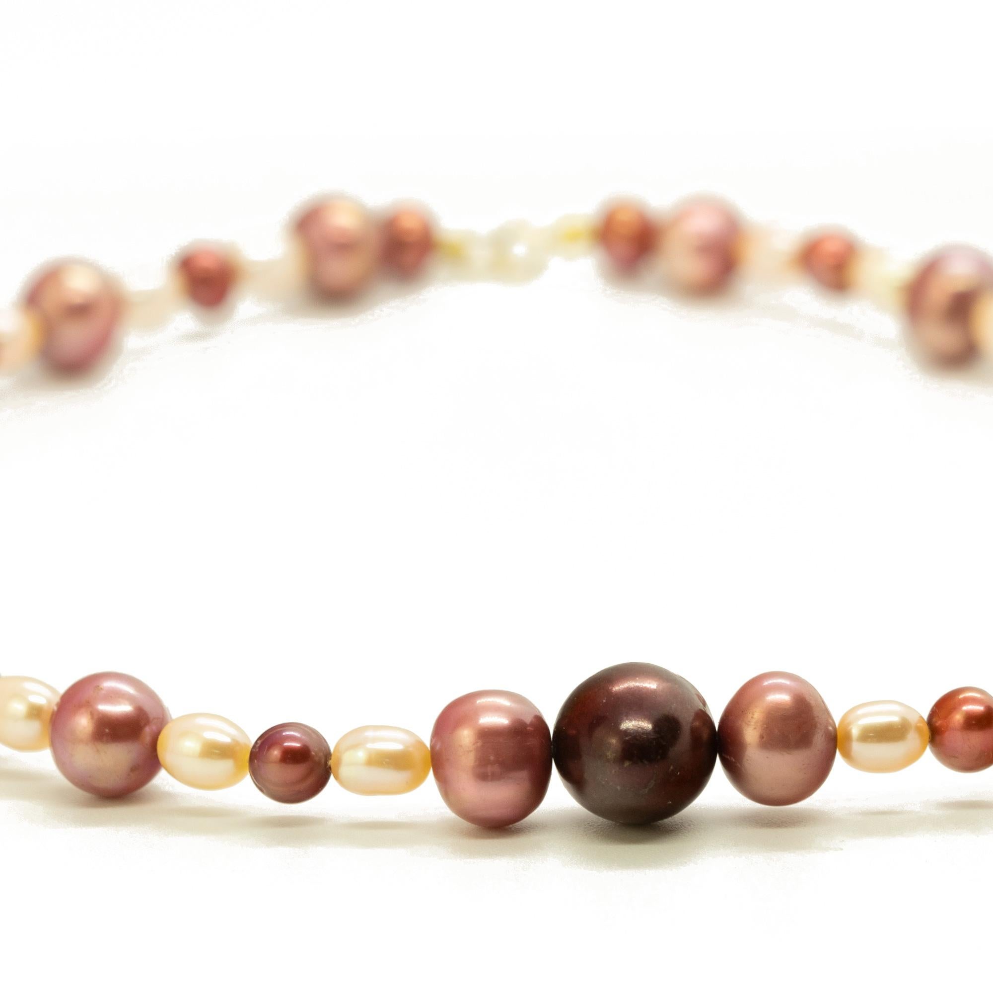 Art Nouveau Intini Jewels Collana Deco Boho Chic in oro 18 carati con perle rosa colorate e bianche in vendita