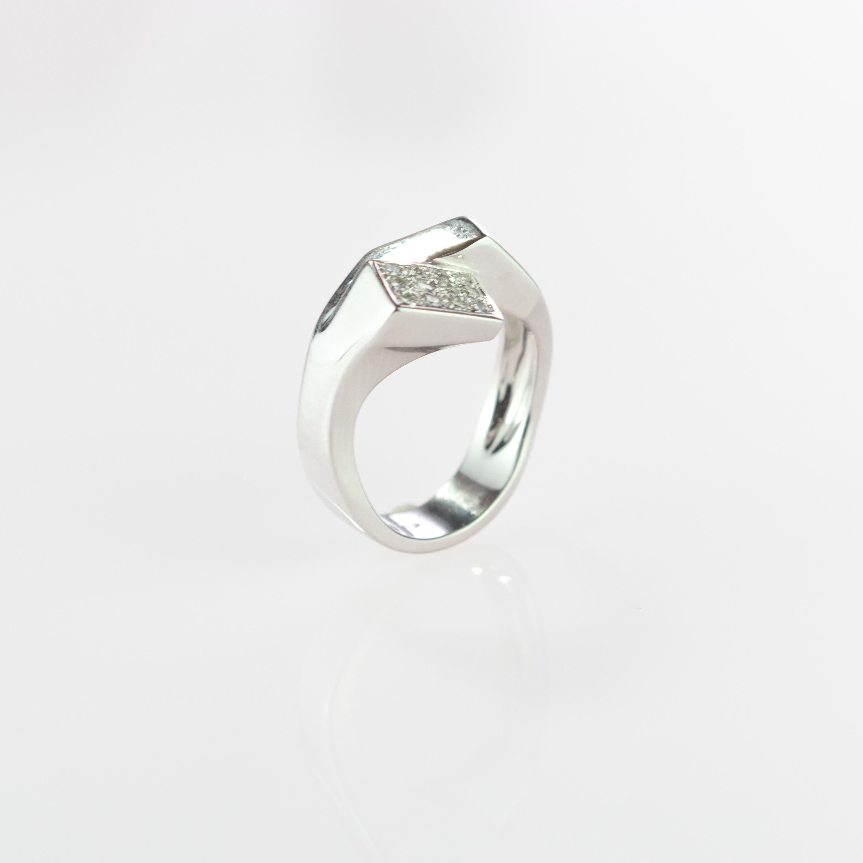 Modern Intini Jewels Diamond Brilliant 18 Karat White Gold Cluster Italian Gala Ring For Sale