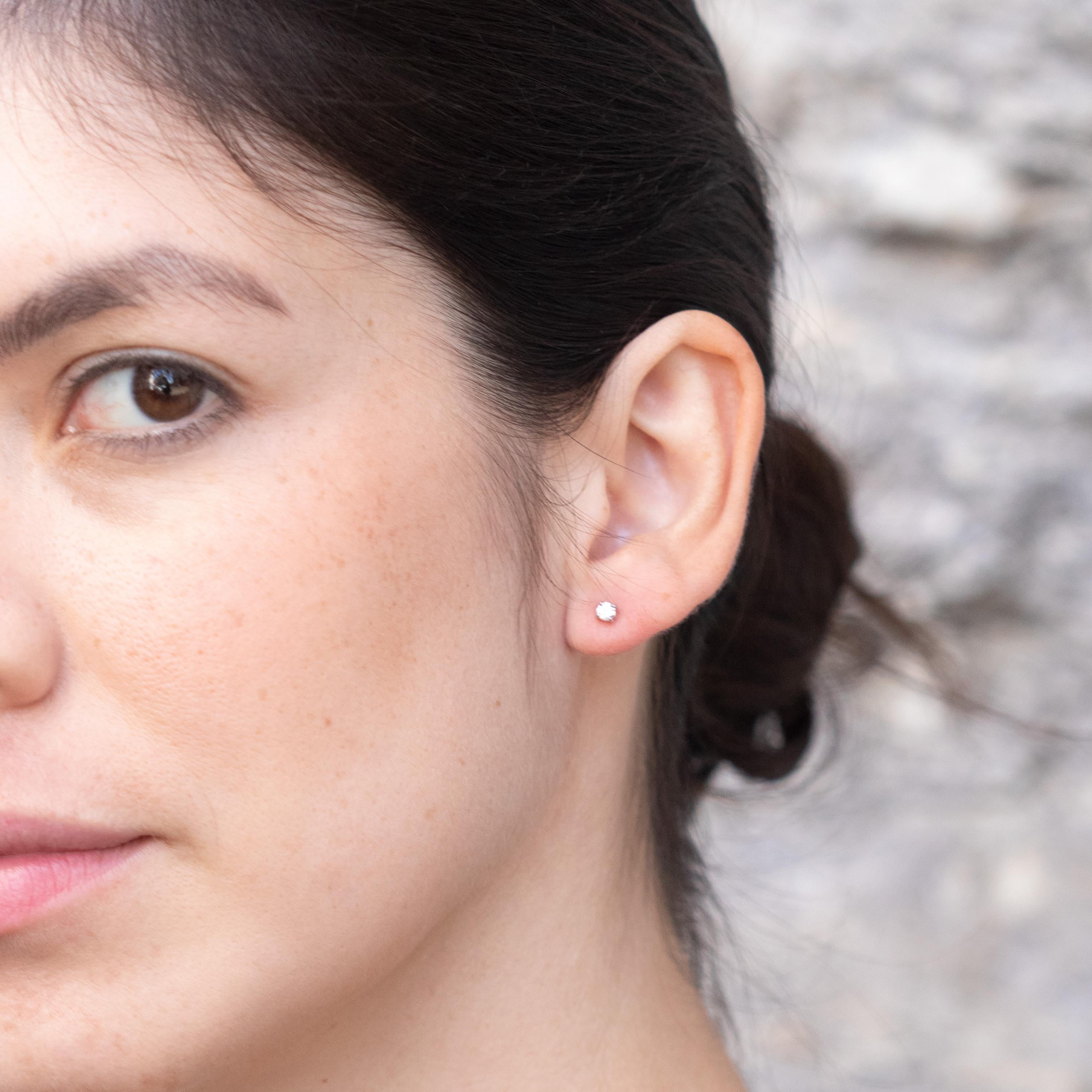 Taglio brillante Intini Jewels Orecchini da cocktail con diamante punto luce in oro bianco 18 carati in vendita