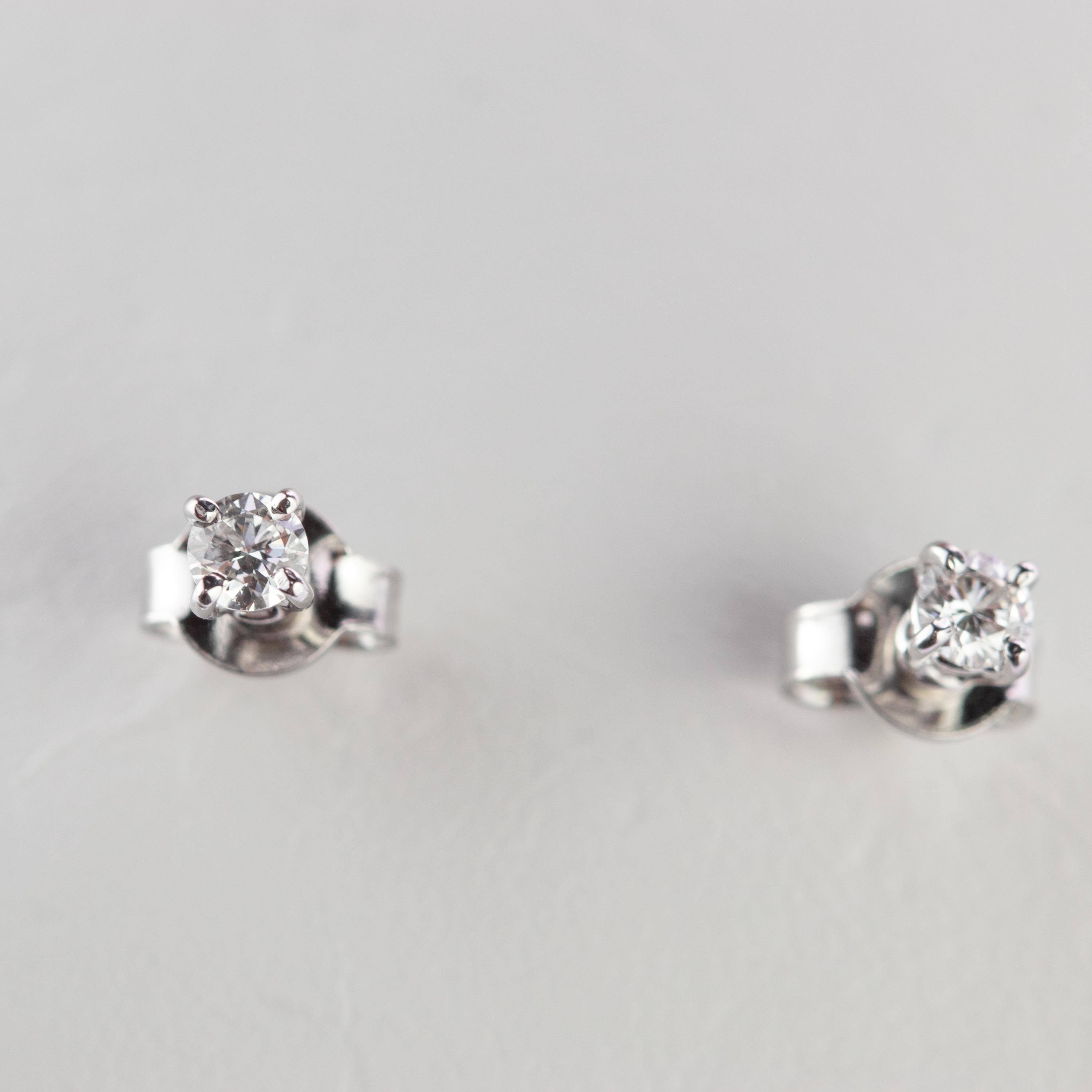 Intini Jewels Clous d'oreilles Point of Light en or blanc 18 carats et diamants Neuf - En vente à Milano, IT