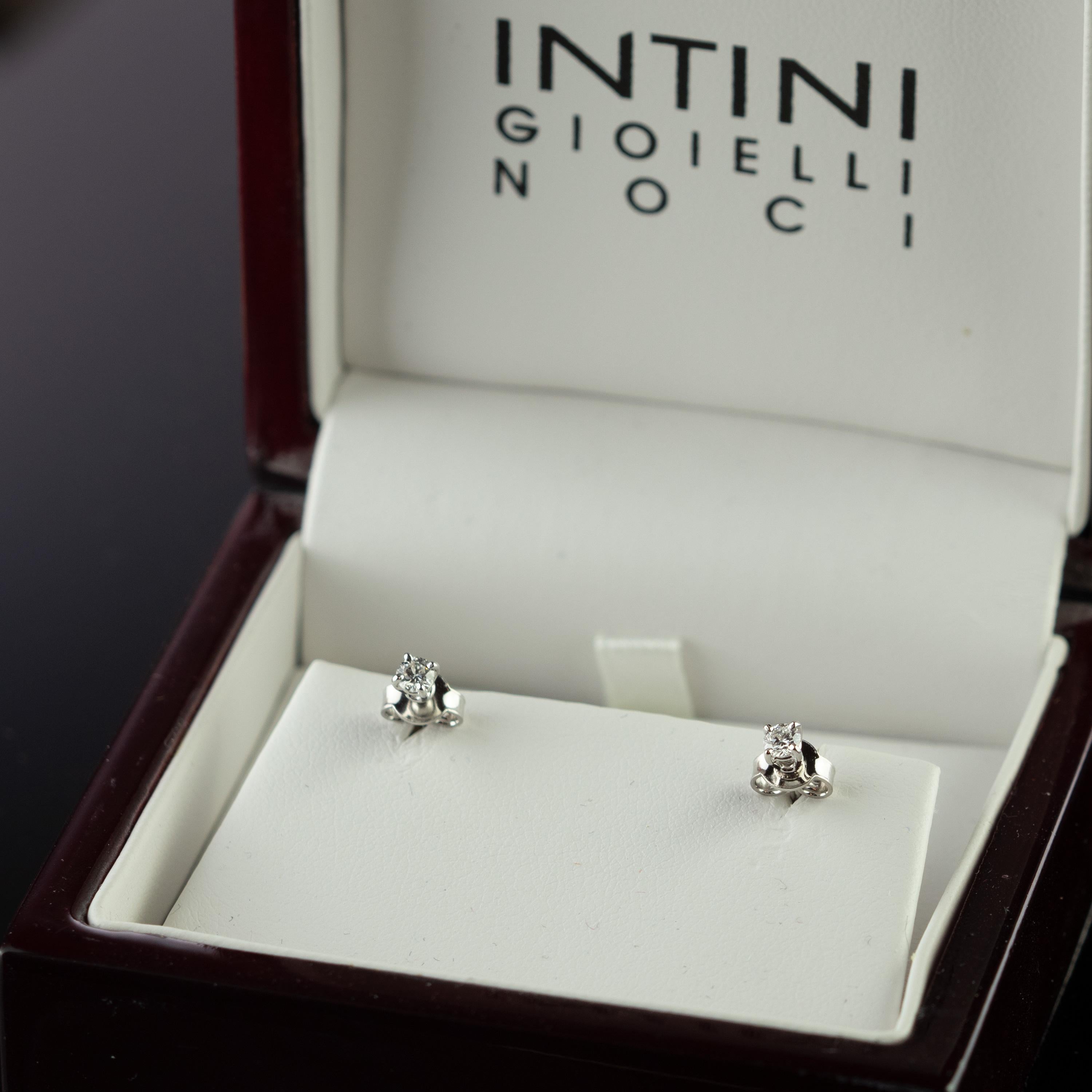 Intini Jewels Clous d'oreilles Point of Light en or blanc 18 carats et diamants en vente 2
