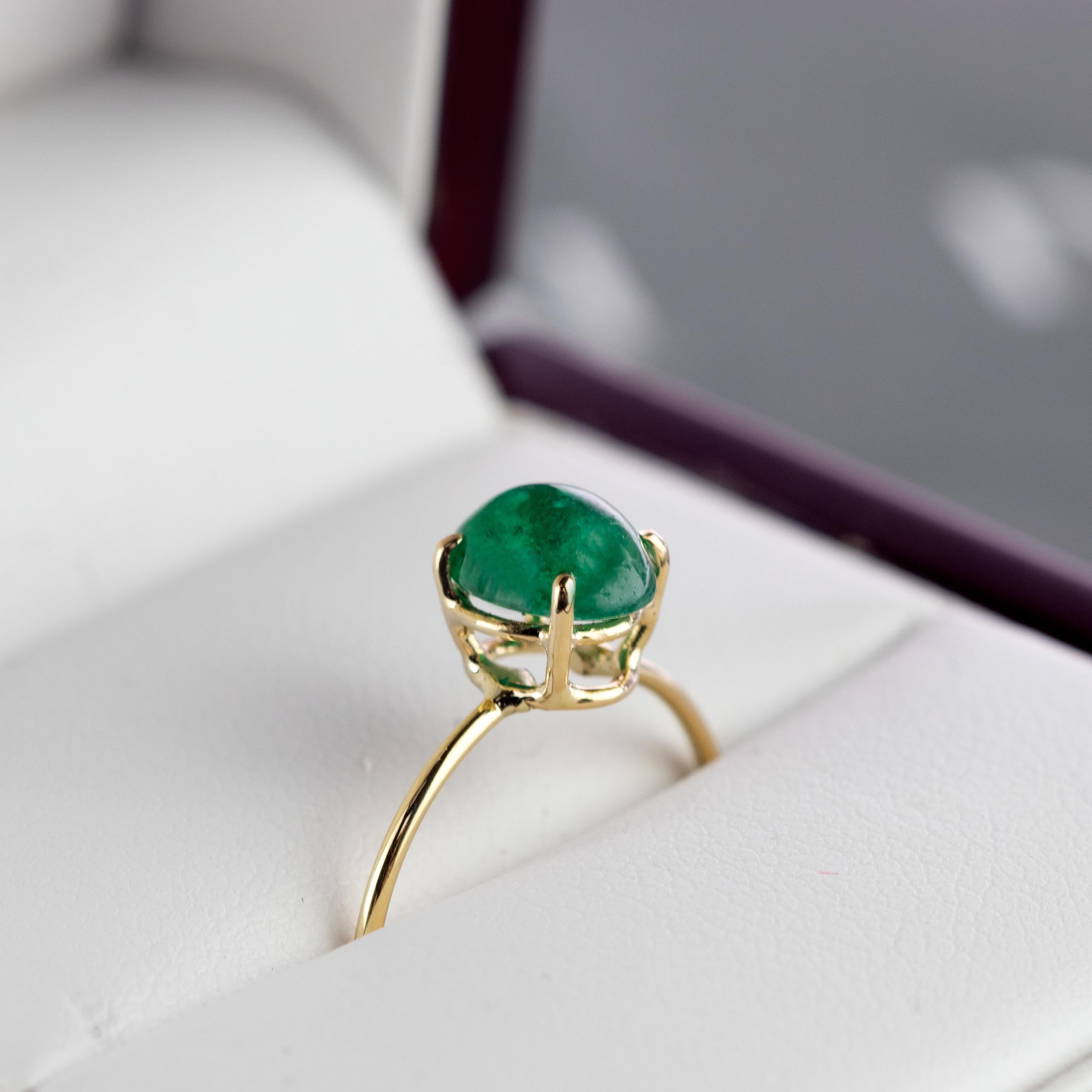 Retro Intini Jewels Emerald Oval Cabochon 18 Karat Gold Cocktail Band Handmade Ring For Sale