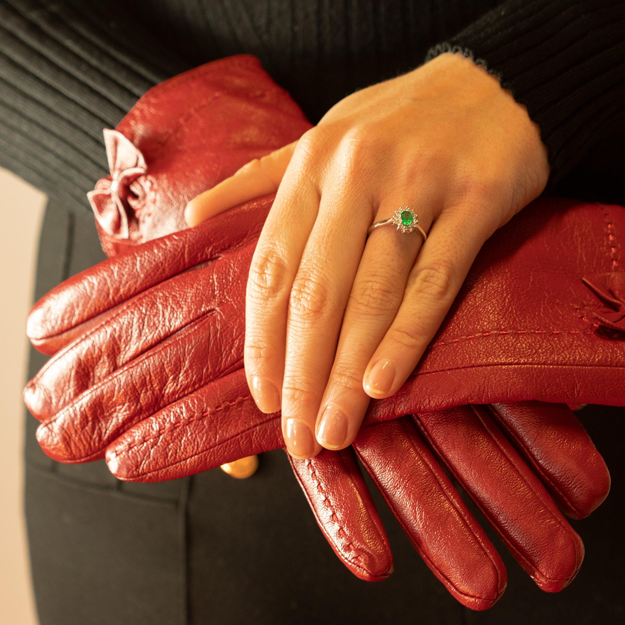 Dietini Juwelen Facettierter Smaragd Oval Diamant 18 Karat Weißgold Edwardianischer Ring im Angebot 7