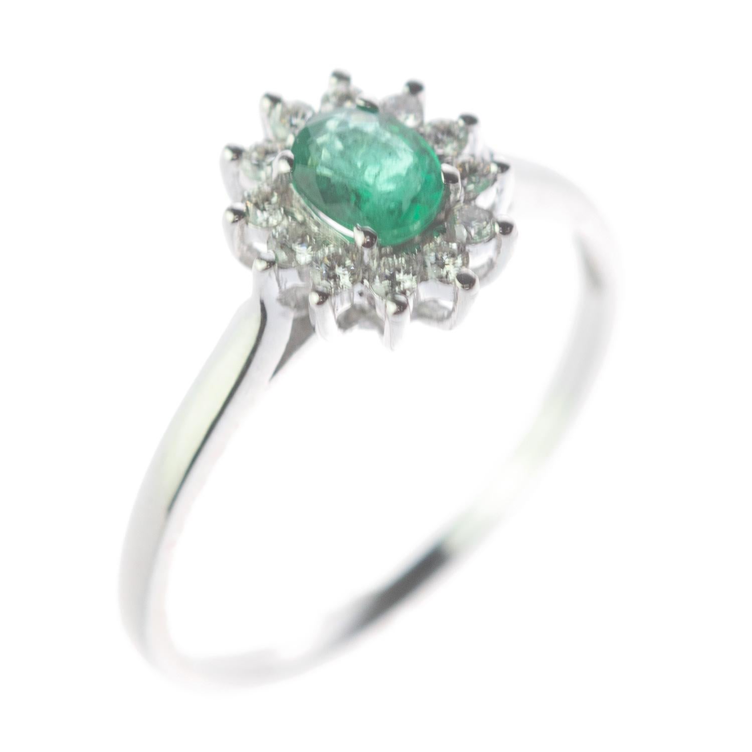 Dietini Juwelen Facettierter Smaragd Oval Diamant 18 Karat Weißgold Edwardianischer Ring im Angebot 6