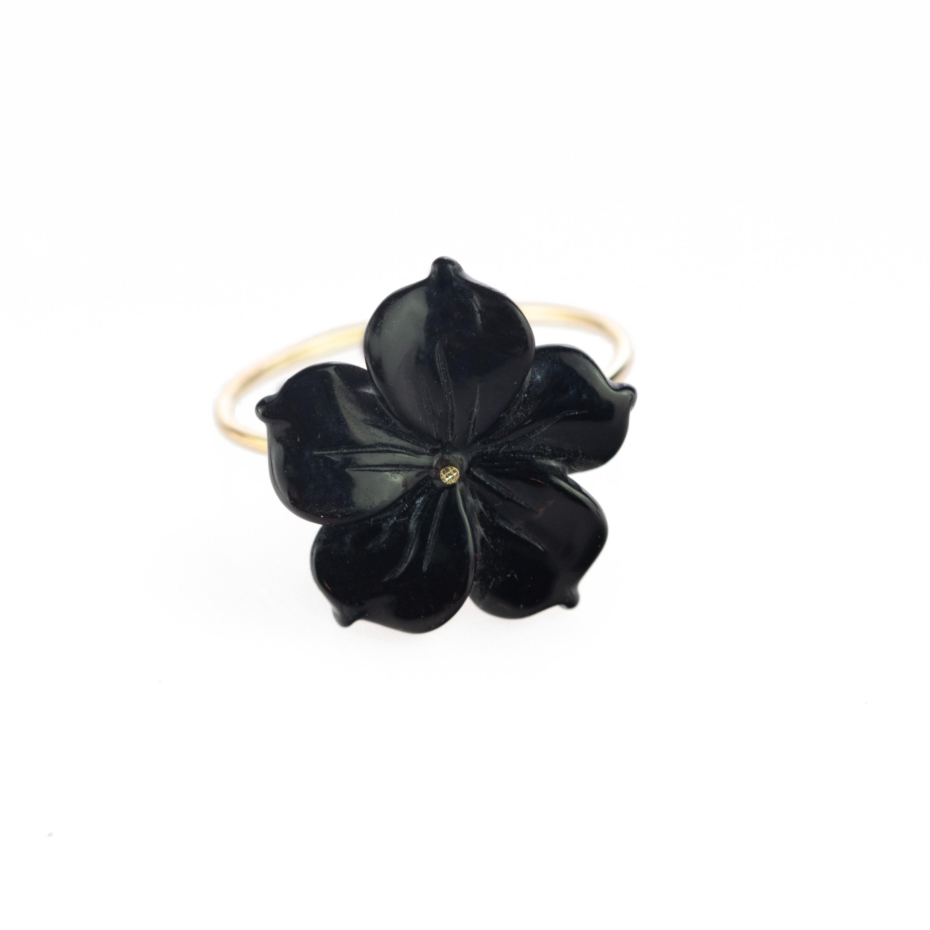 Intini Jewels Flower 9 Karat Gold Black Agate Handmade Italian Cocktail Ring For Sale 1