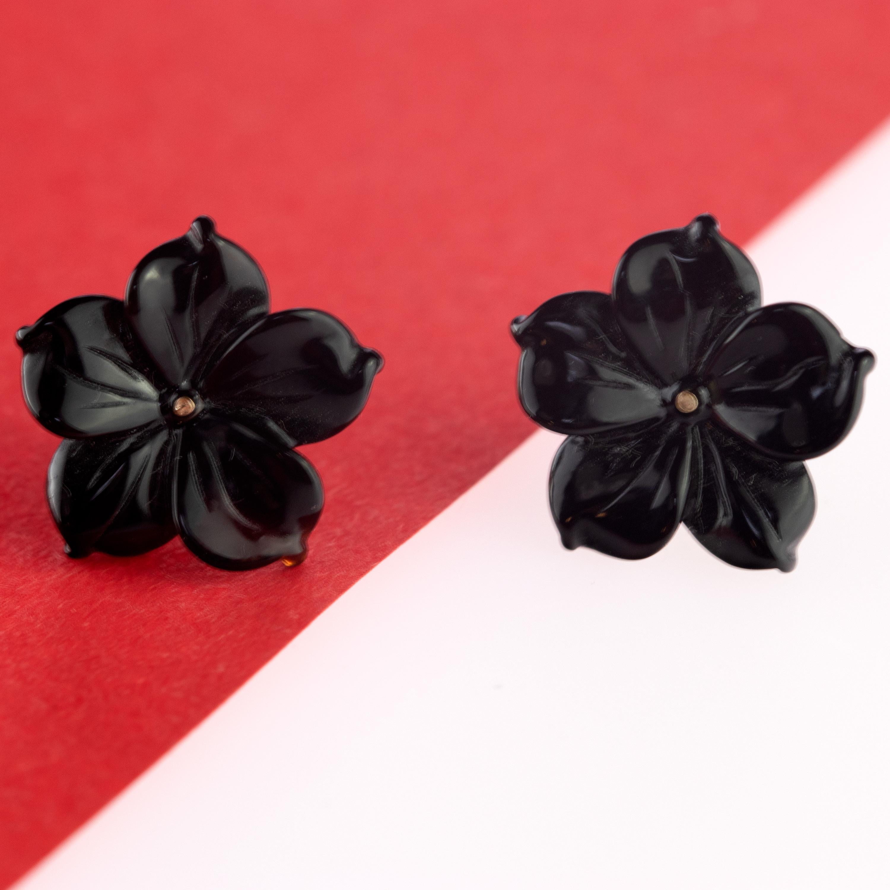 Intini Jewels Flower Gold Plate Black Agate Stud Handmade Italian Earrings In New Condition For Sale In Milano, IT