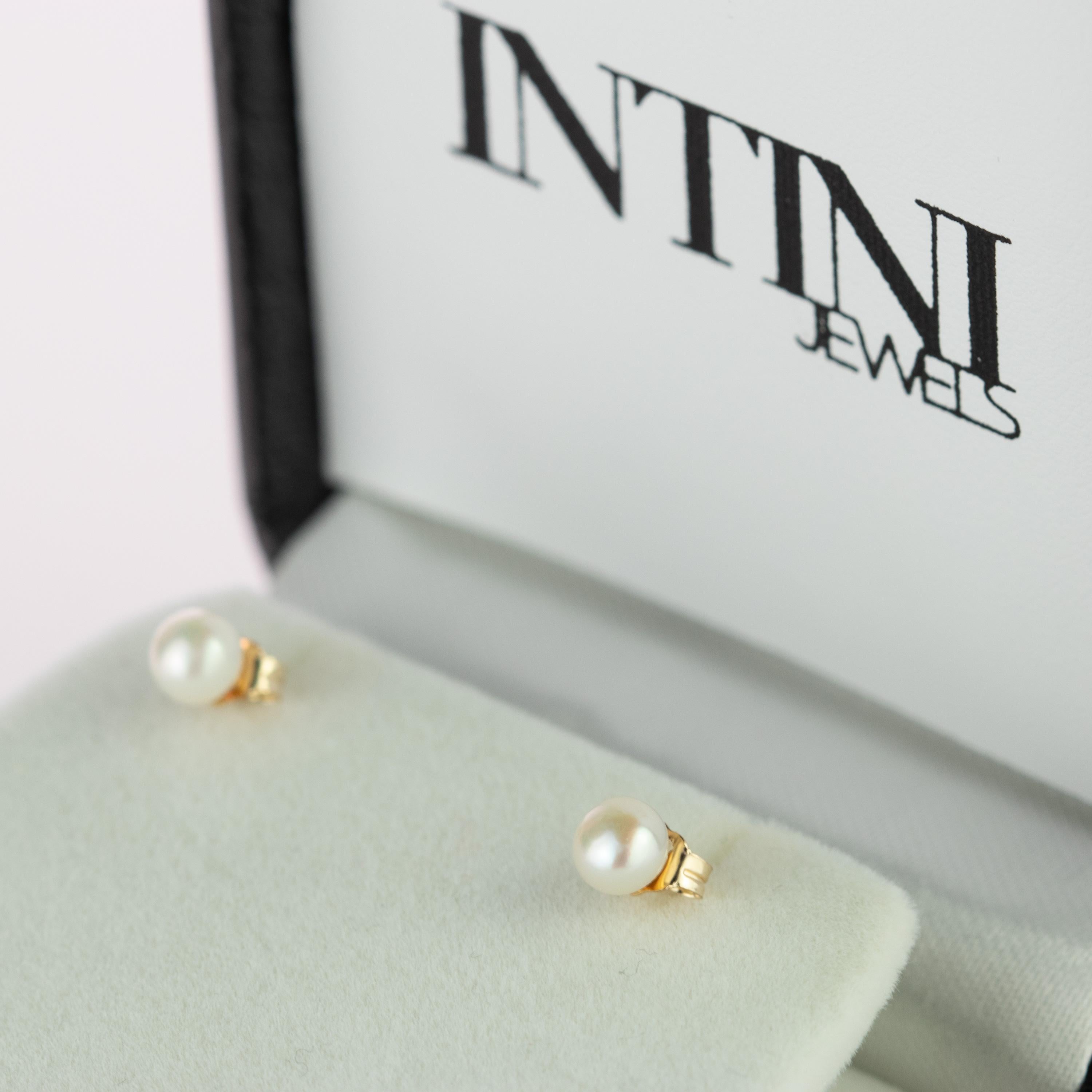 Round Cut Intini Jewels Freshwater Pearl 18 Karat Gold Stud Deco Earrings For Sale