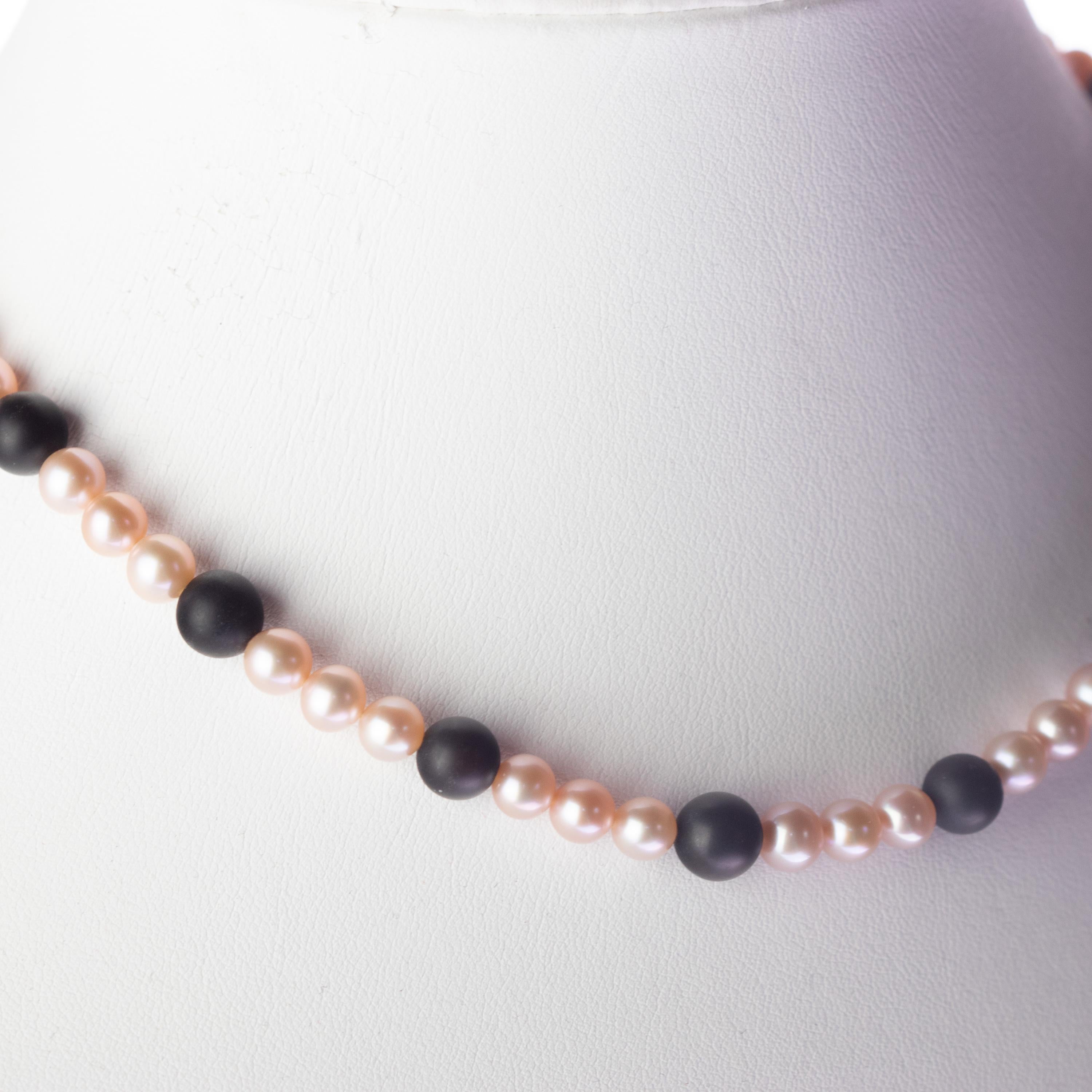 Intini Jewels Freshwater Pearl Black Agate Natural 18 Karat Yellow Gold Necklace In New Condition For Sale In Milano, IT