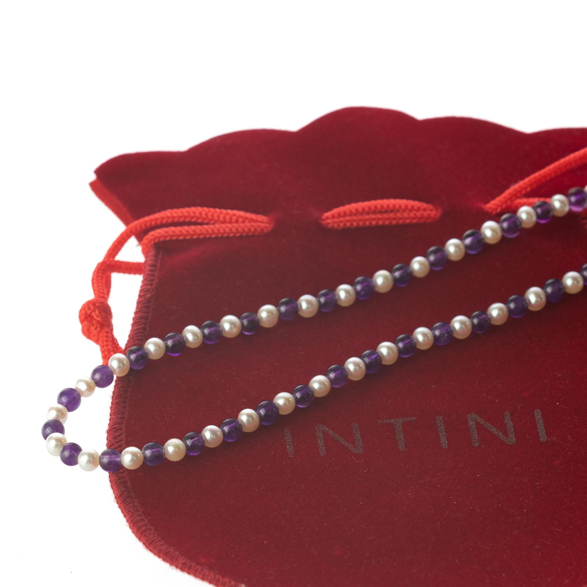 Intini Jewels Collier déco bohème chic en or 18 carats avec perles d'eau douce et améthyste naturelle en vente 4