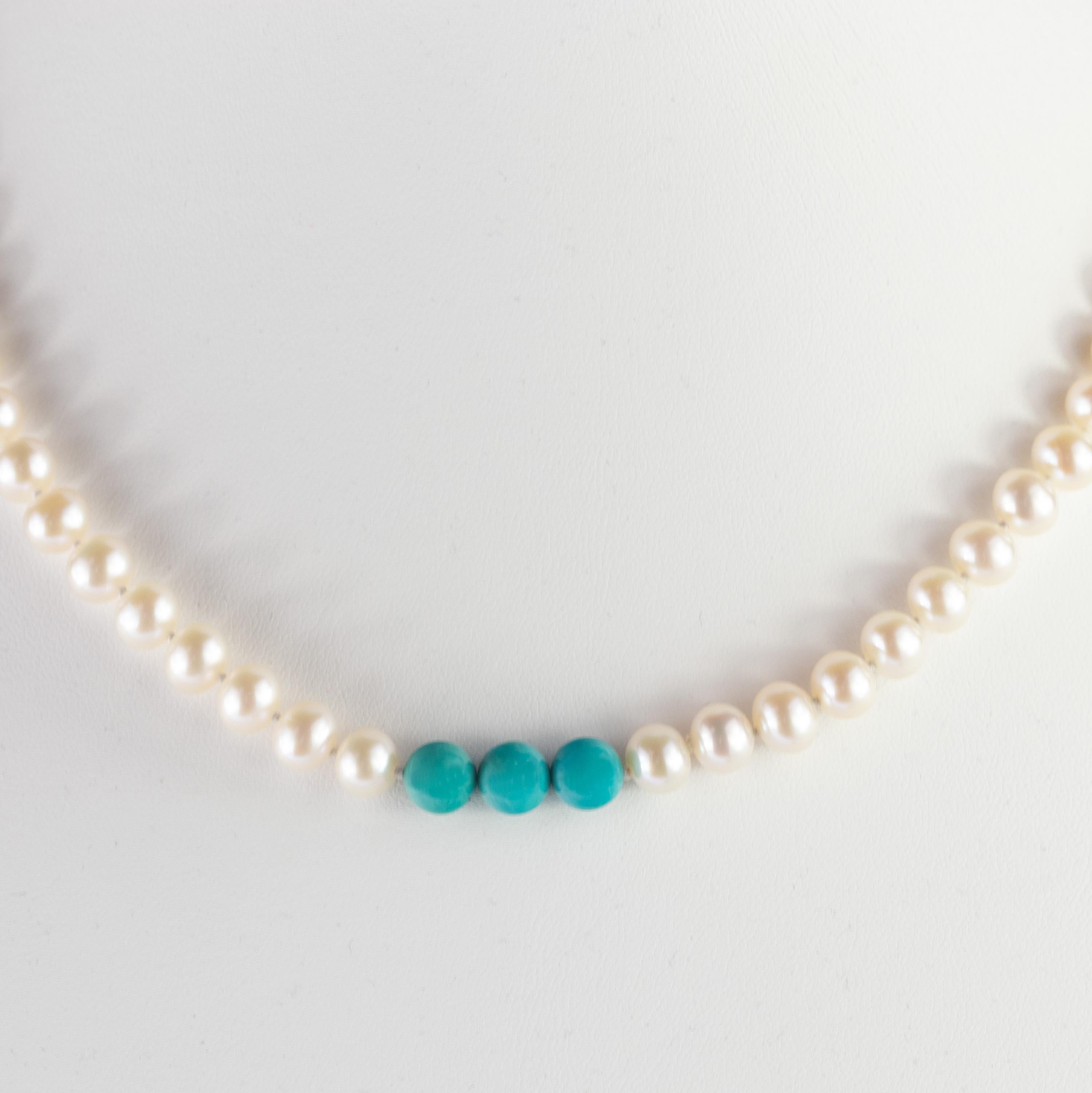 tini Jewels, Halskette aus 14 Karat Gelbgold mit Süßwasserperlen und natürlichem Türkis im Angebot 2