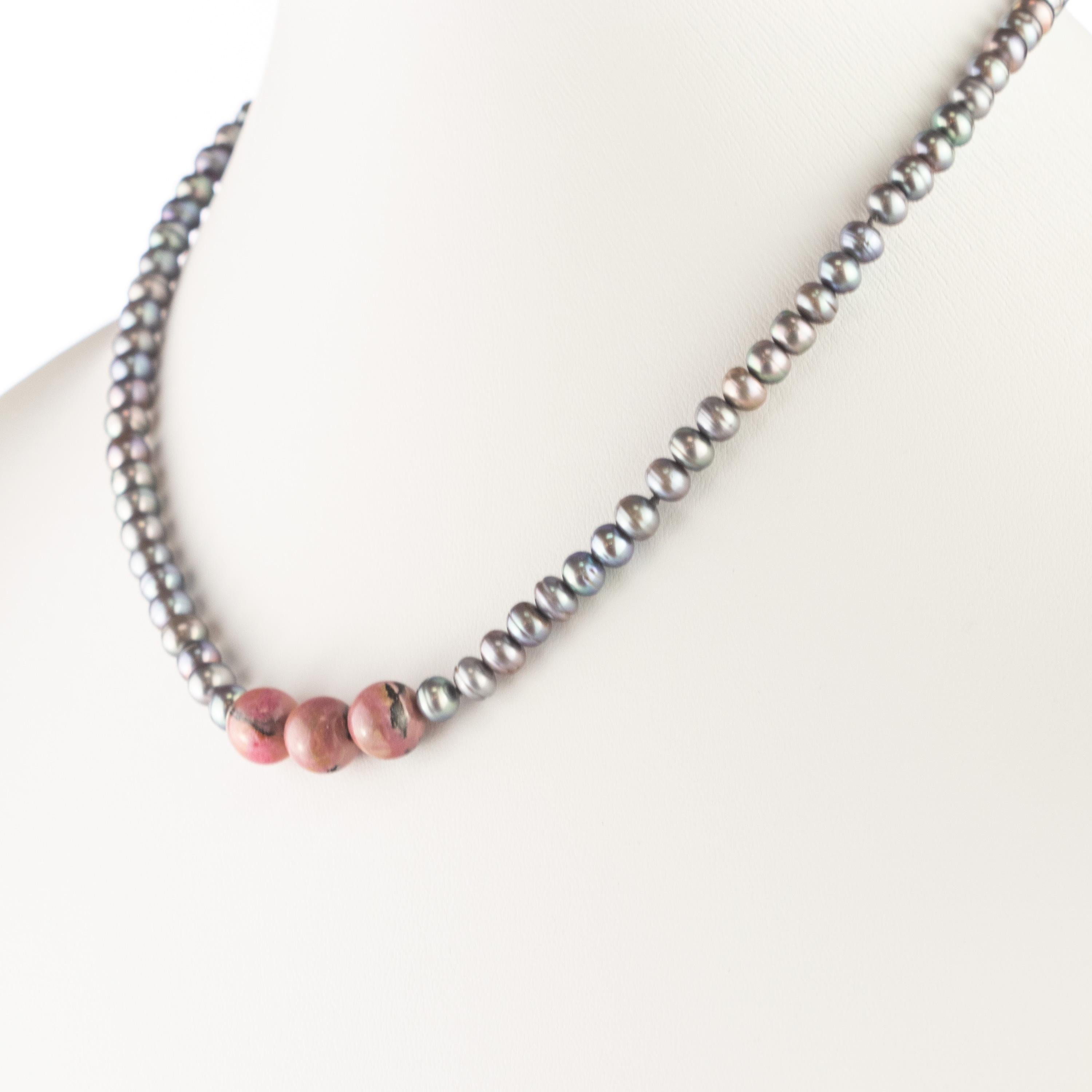 Intini Jewels - Collana da cocktail con perle d'acqua dolce e rodonite in oro giallo 14 carati in vendita 4