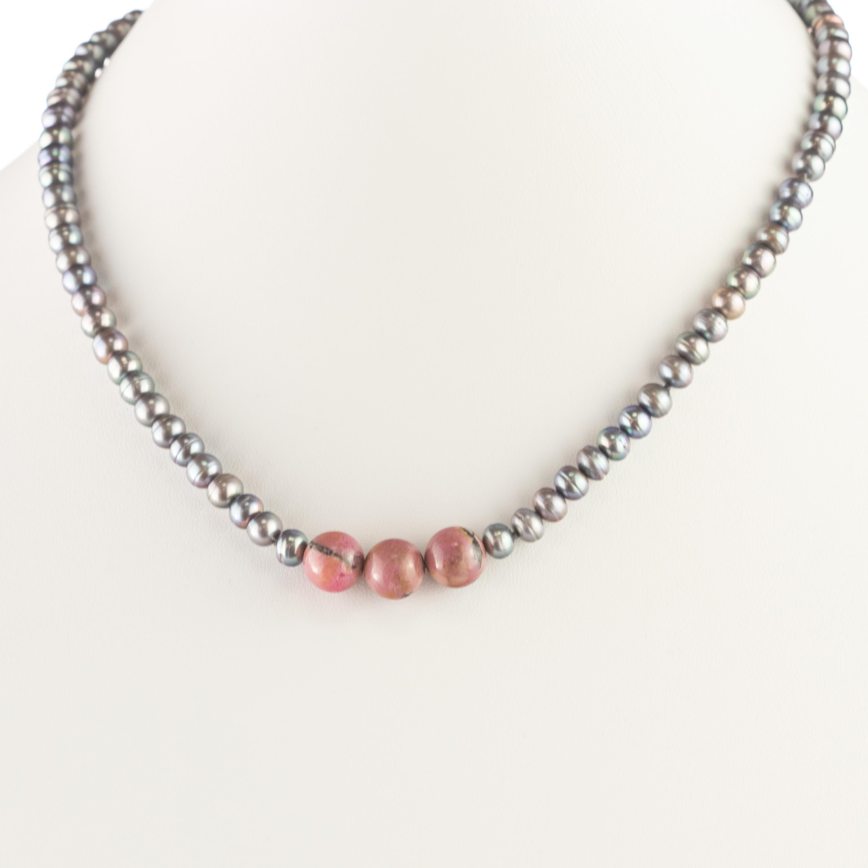 Intini Jewels - Collana da cocktail con perle d'acqua dolce e rodonite in oro giallo 14 carati in vendita 3