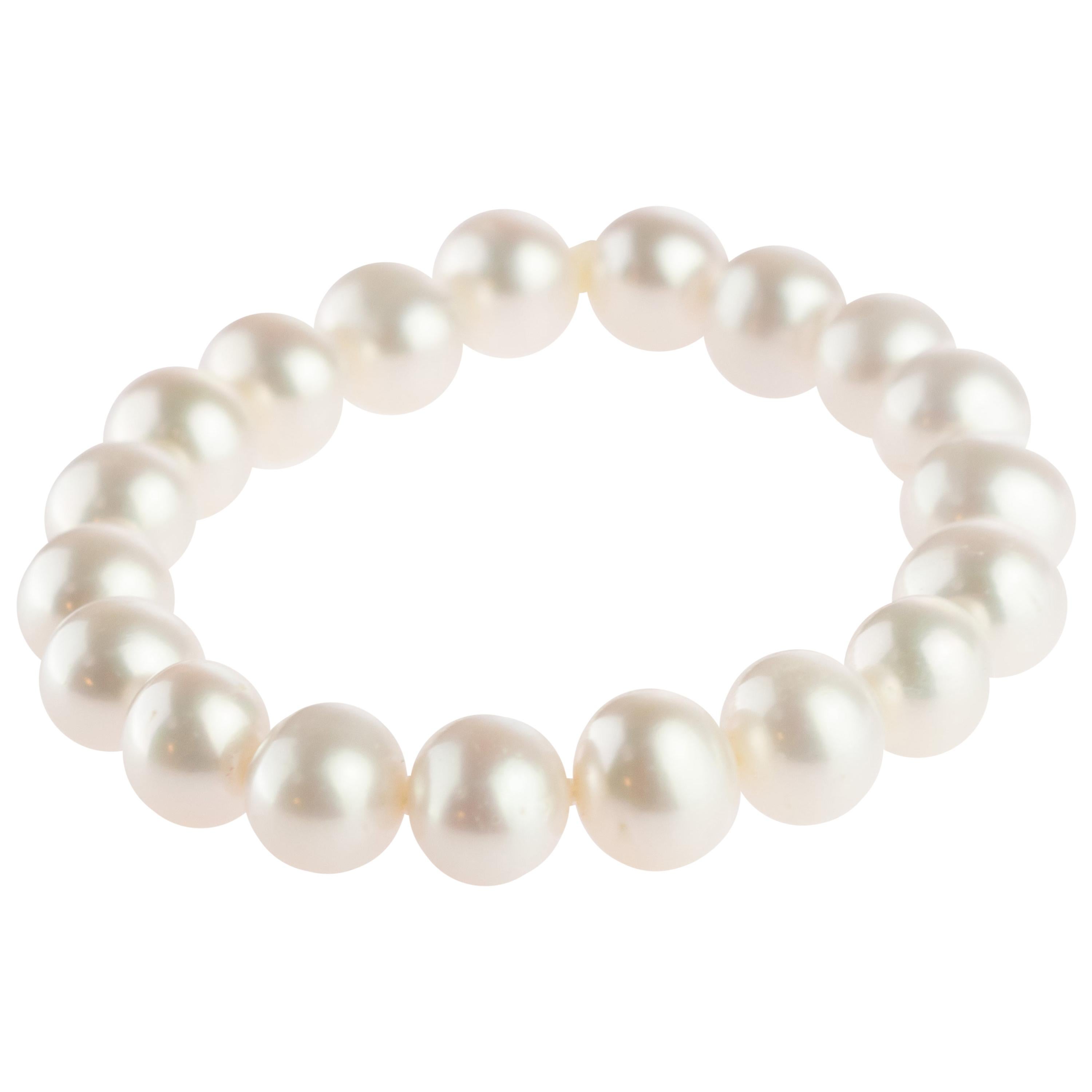 Intini Jewels Freshwater Pearl Round Beaded Handmade Cocktail Stretch Bracelet For Sale