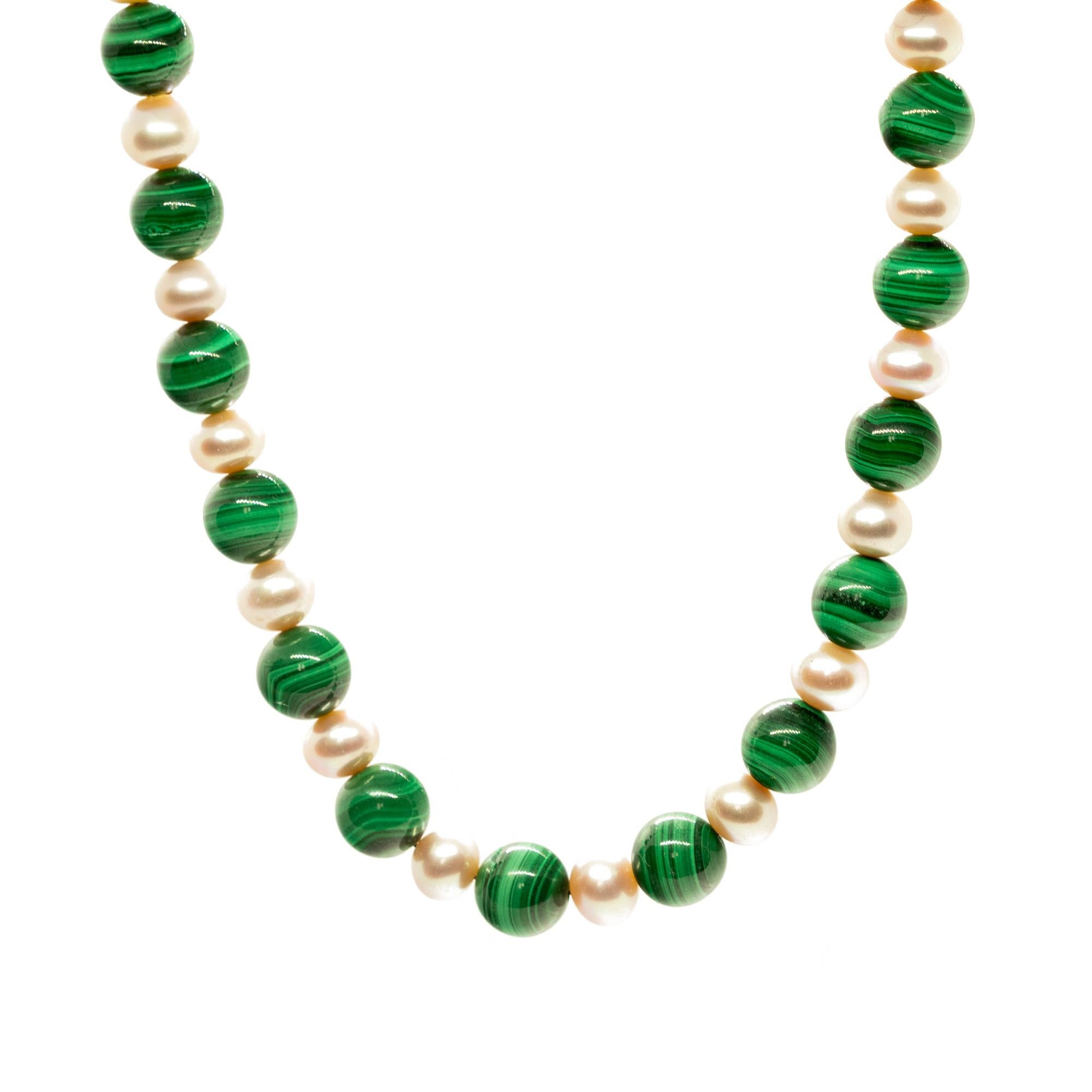 Art Nouveau Intini Jewels - Collana d'acqua dolce con perle rotonde e malachite in oro 18 carati - Boho Chic Deco in vendita