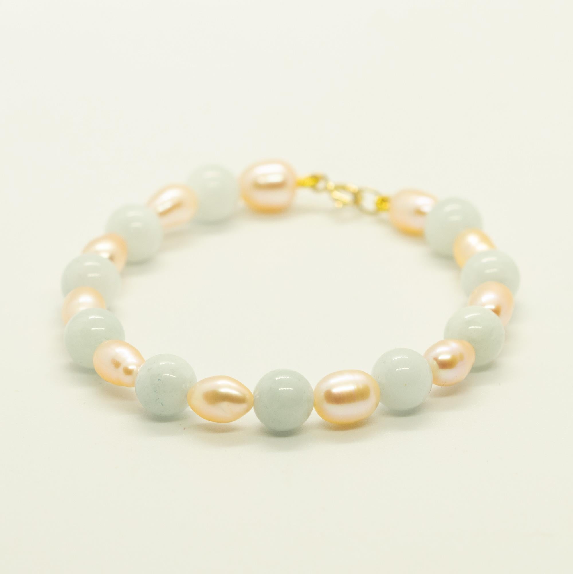 Round Cut Intini Jewels Freshwater Pearls Natural Aquamarine Boho Chic Deco Gold Bracelet For Sale