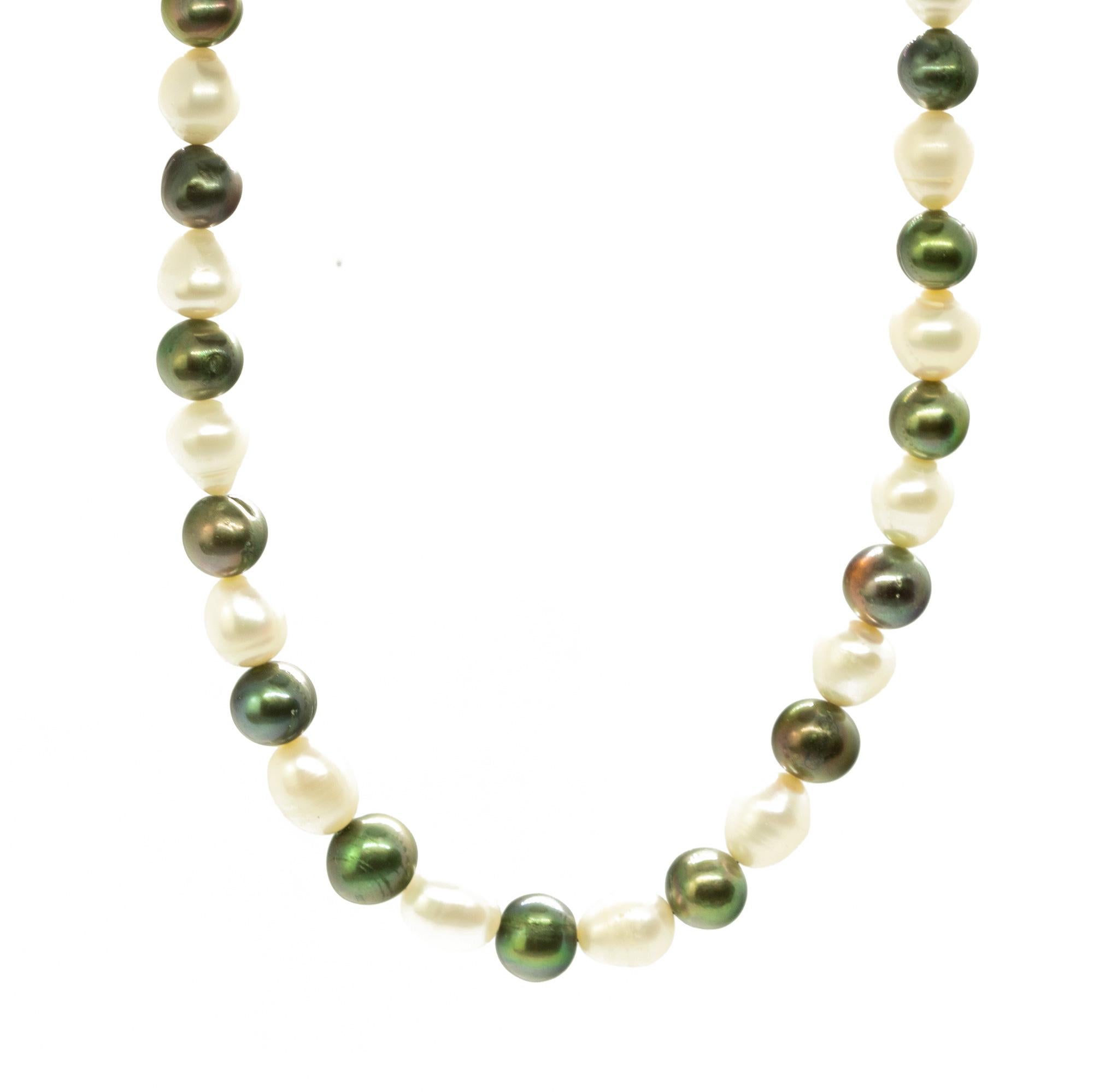 Art Nouveau Intini Jewels Perle d'acqua dolce bianche e grigie in oro 18 carati Collana Boho Chic Deco in vendita