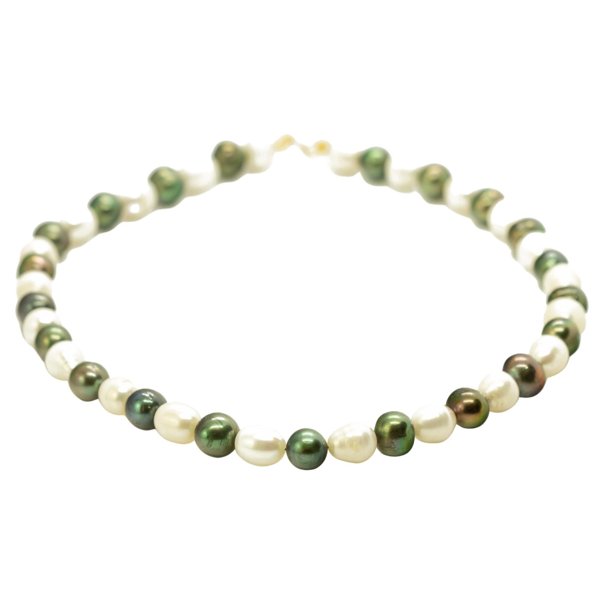 Intini Jewels Perle d
acqua dolce bianche e grigie in oro 18 carati Collana Boho Chic Deco