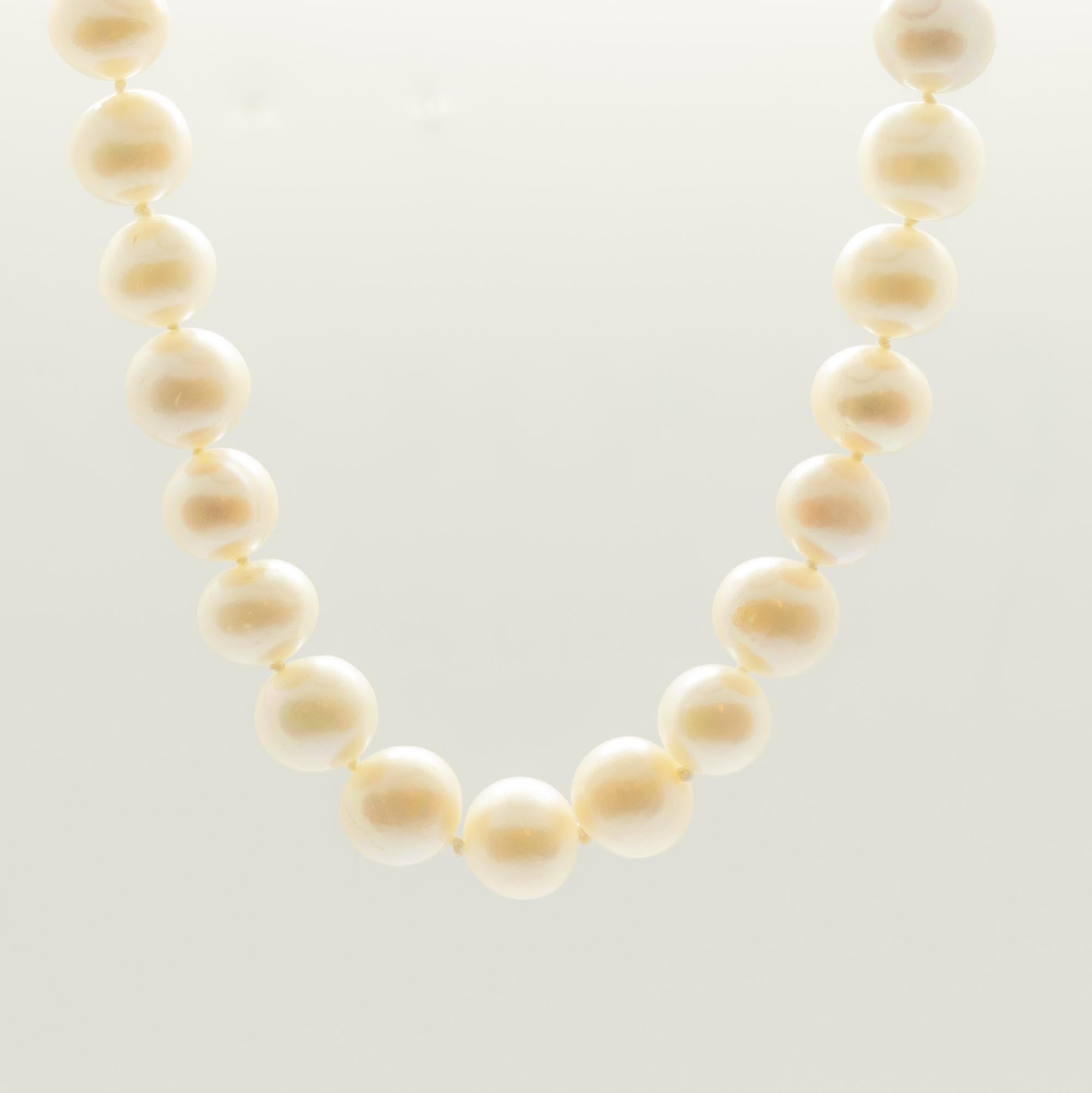 Intini Jewels Freshwater Round Pearl 18 Karat Yellow Gold Beaded AA Necklace In New Condition For Sale In Milano, IT