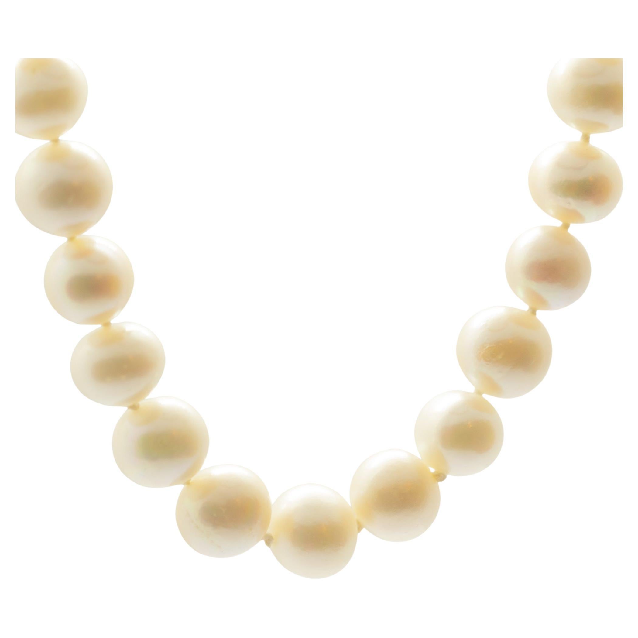 Intini Jewels Collier AA en or jaune 18 carats avec perles d
eau douce et perles en vente
