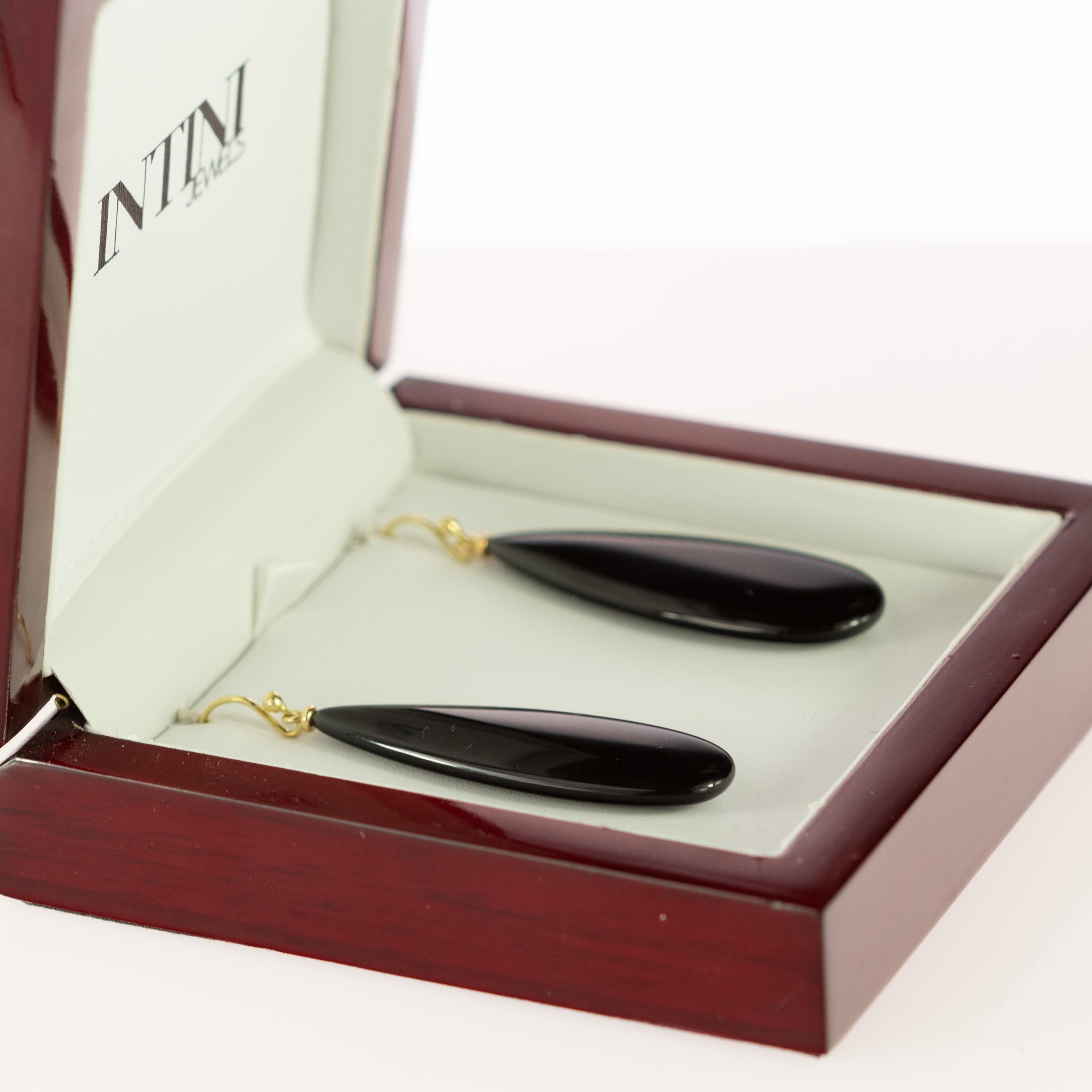 Intini Jewels - Orecchini da cocktail a goccia in oro con agata nera e pera in vendita 1