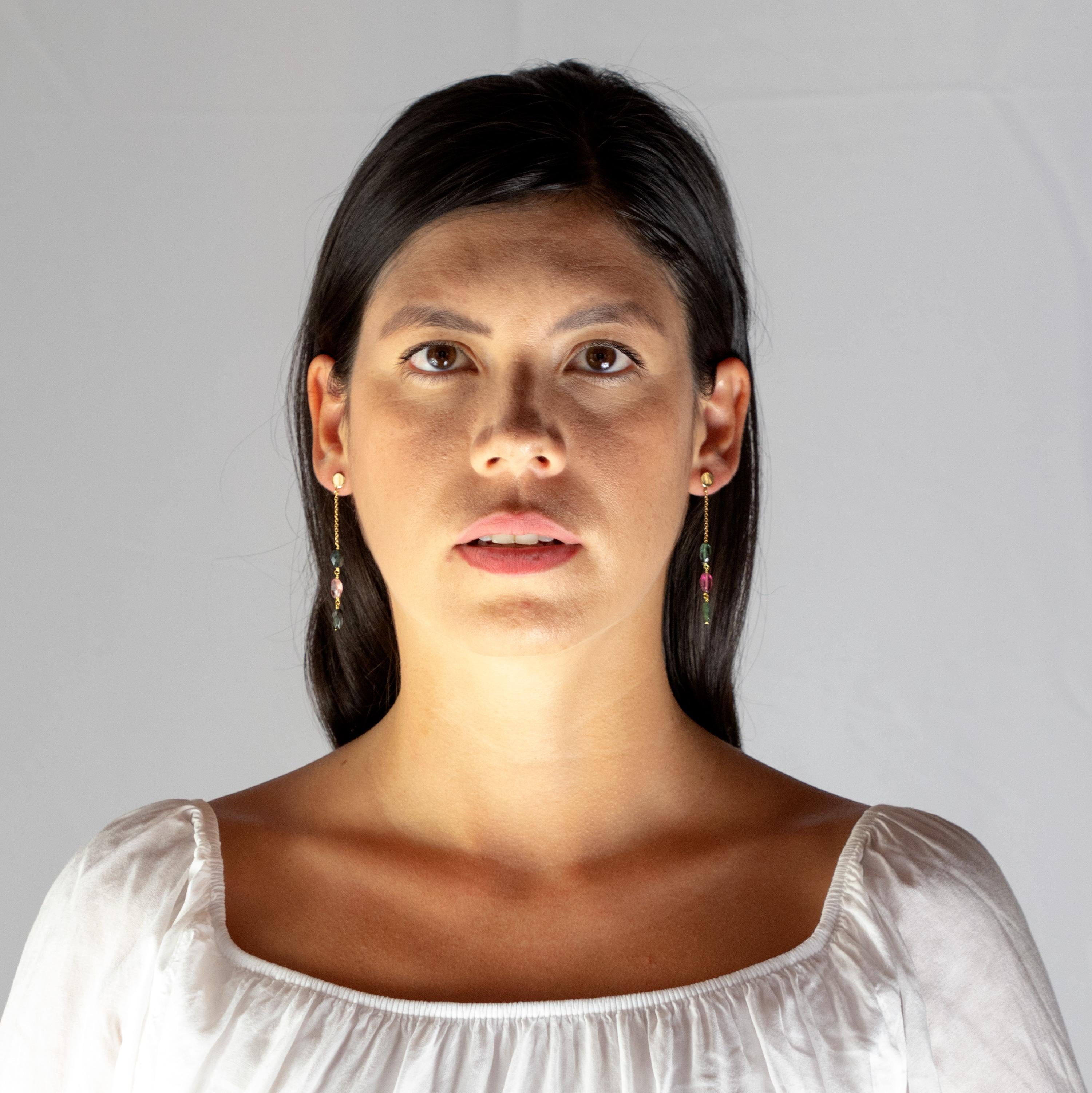 Intini Jewels Orecchini pendenti ovali con tormalina a catena con placca d'oro in vendita 5