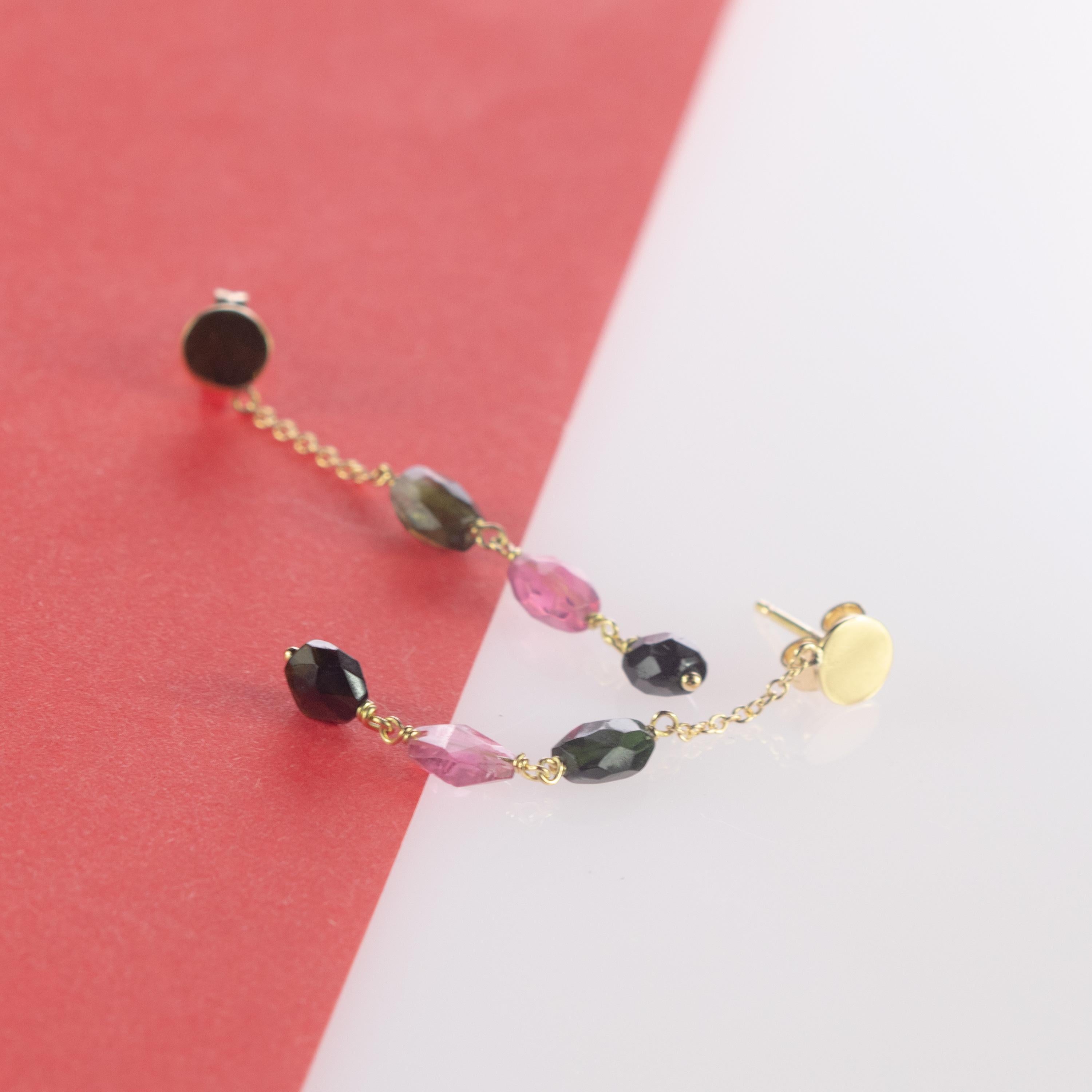 Intini Jewels Orecchini pendenti ovali con tormalina a catena con placca d'oro in vendita 1