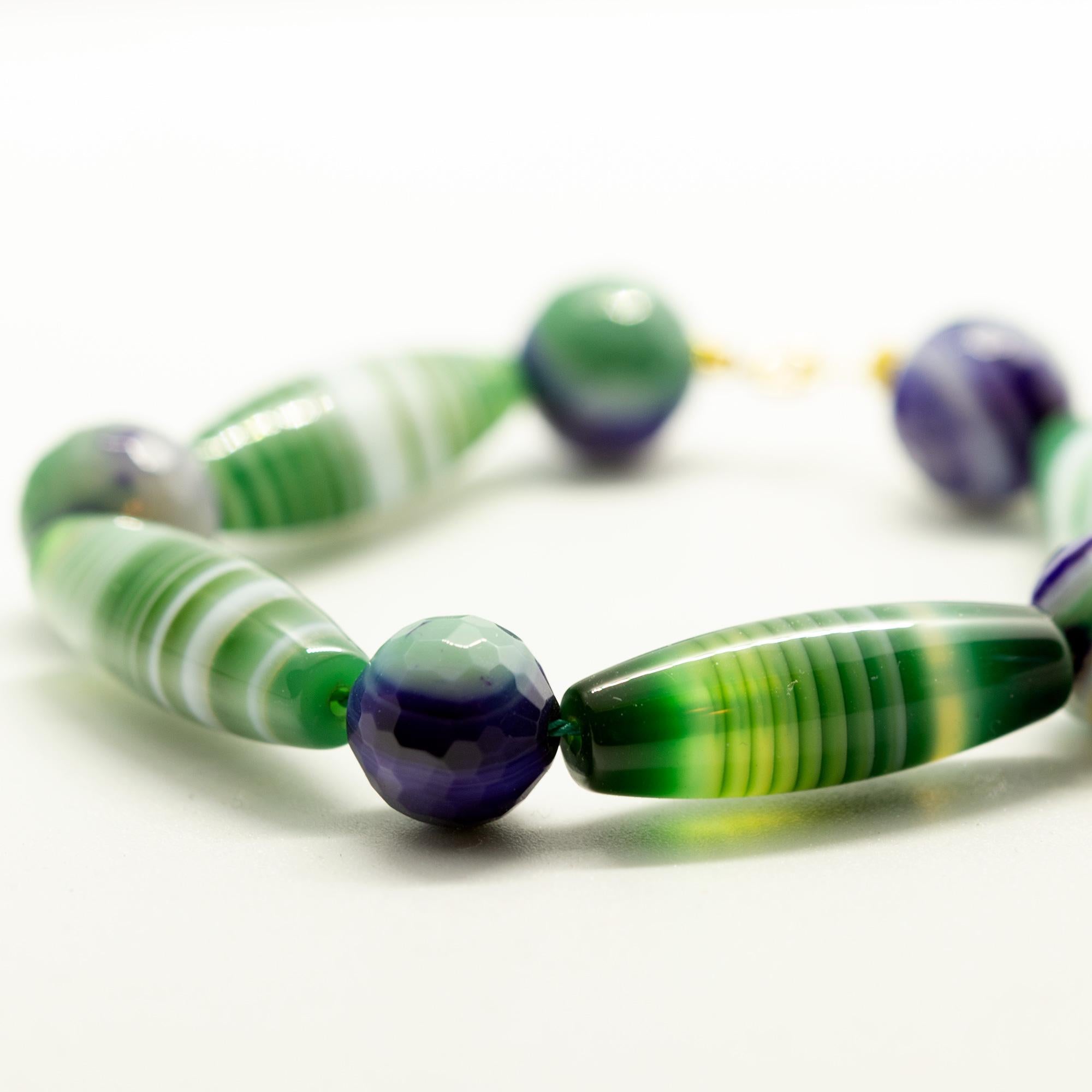 Art Nouveau Intini Jewels Green Agate Purple Tubes 18k Yellow Gold Boho Chic Unisex Bracelet For Sale